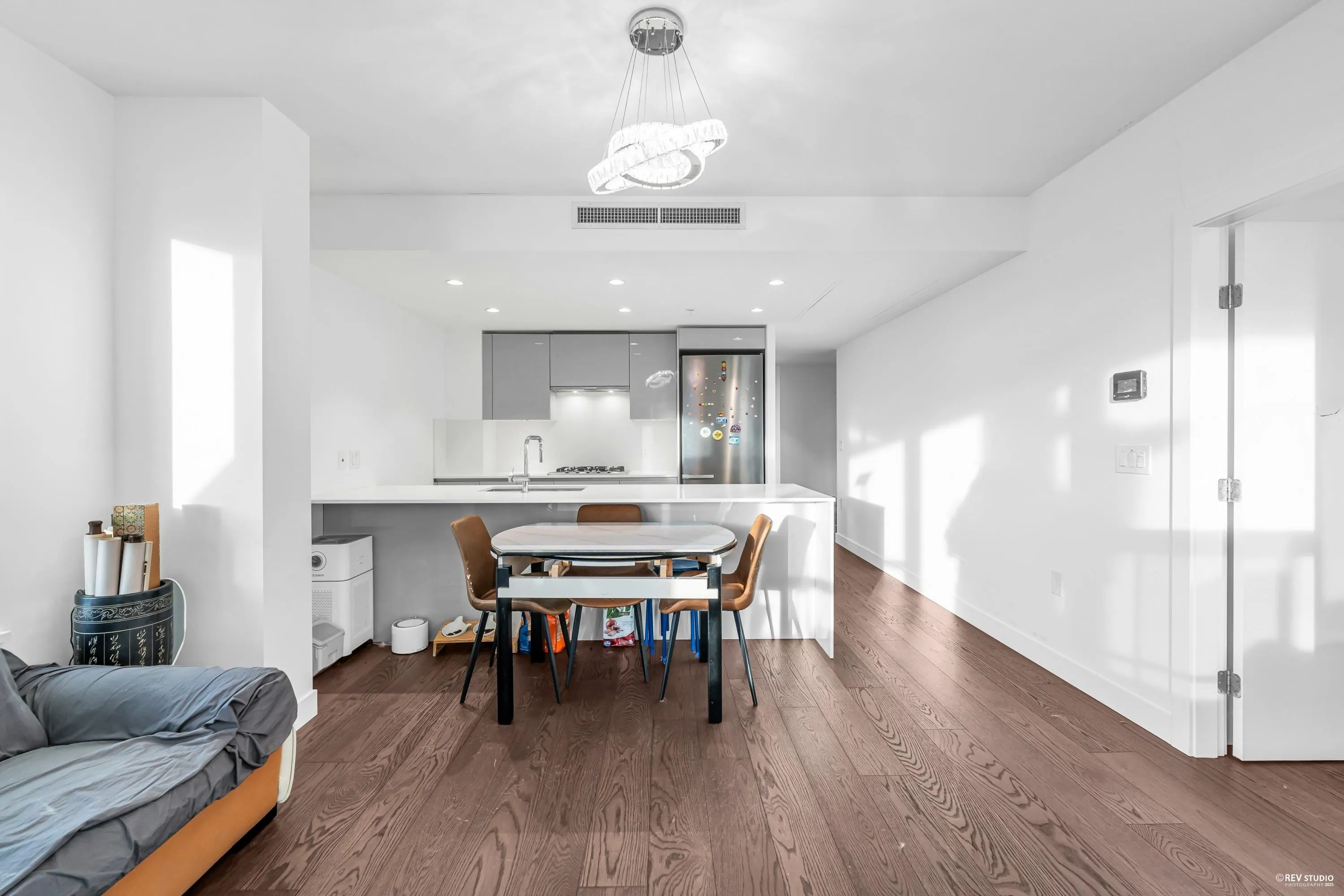 703 5766 Gilbert Road
