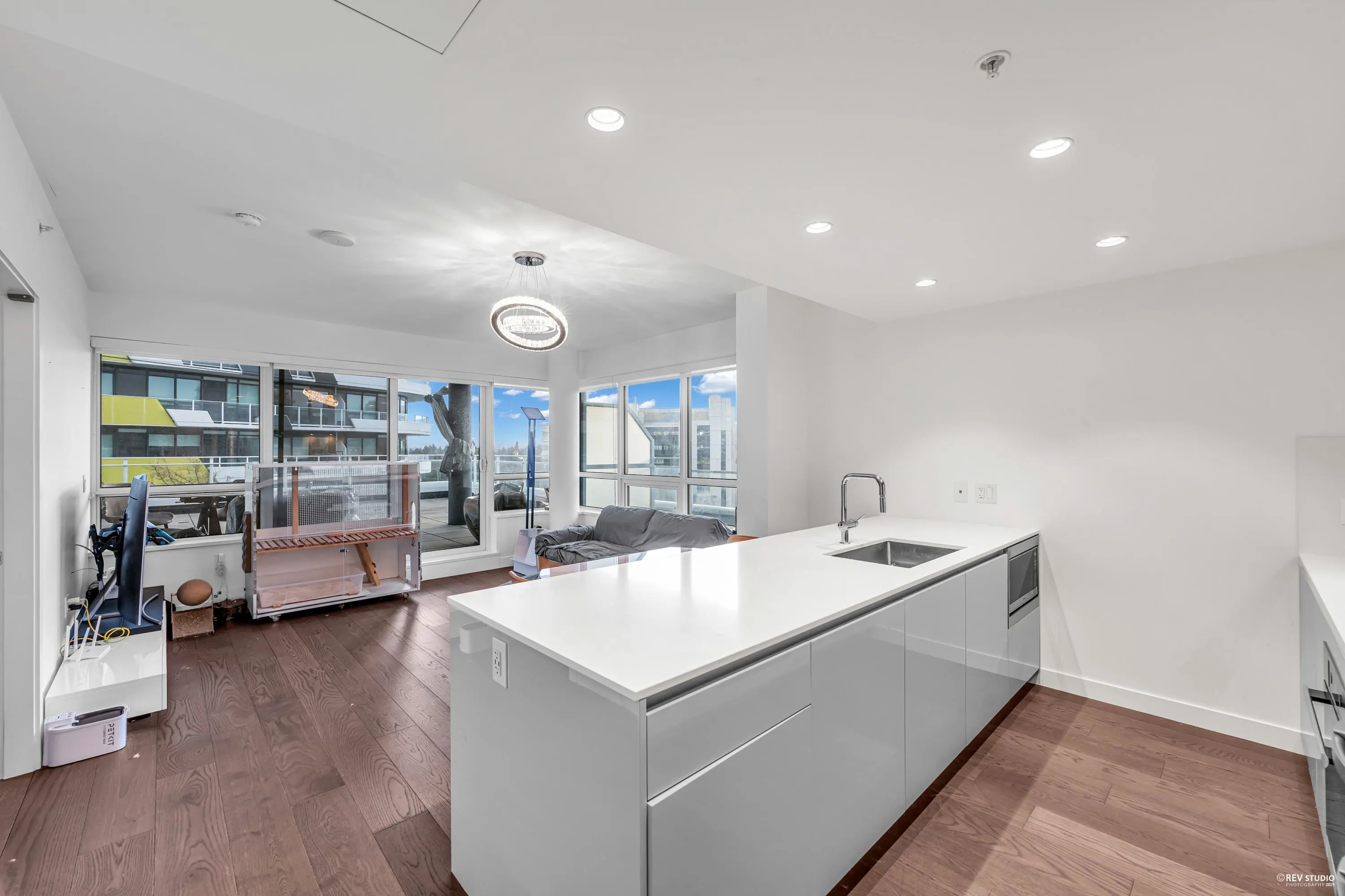 703 5766 Gilbert Road