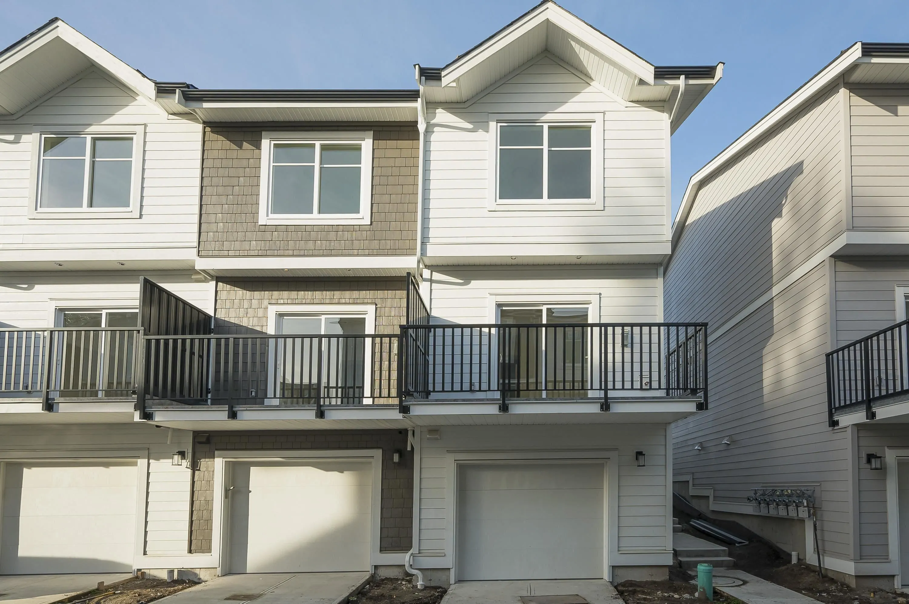 21 12770 105 Avenue