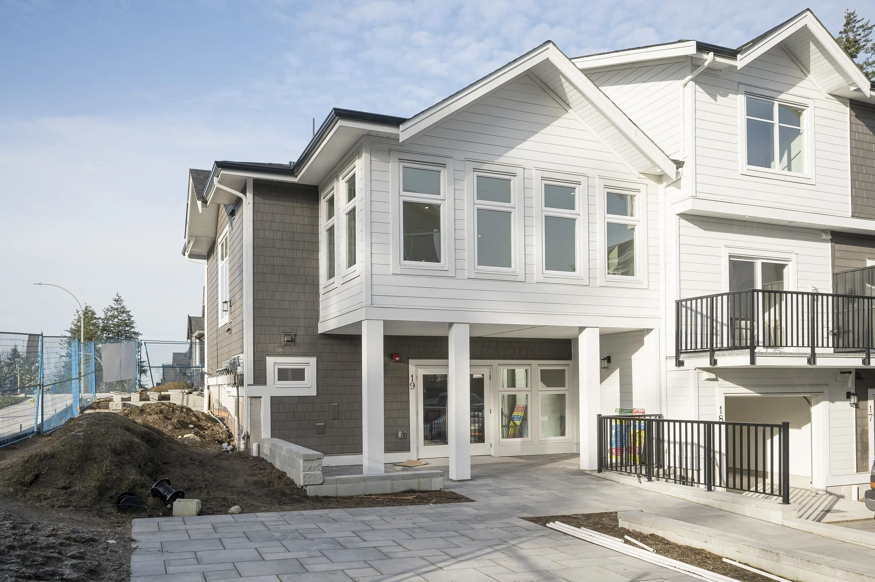 21 12770 105 Avenue