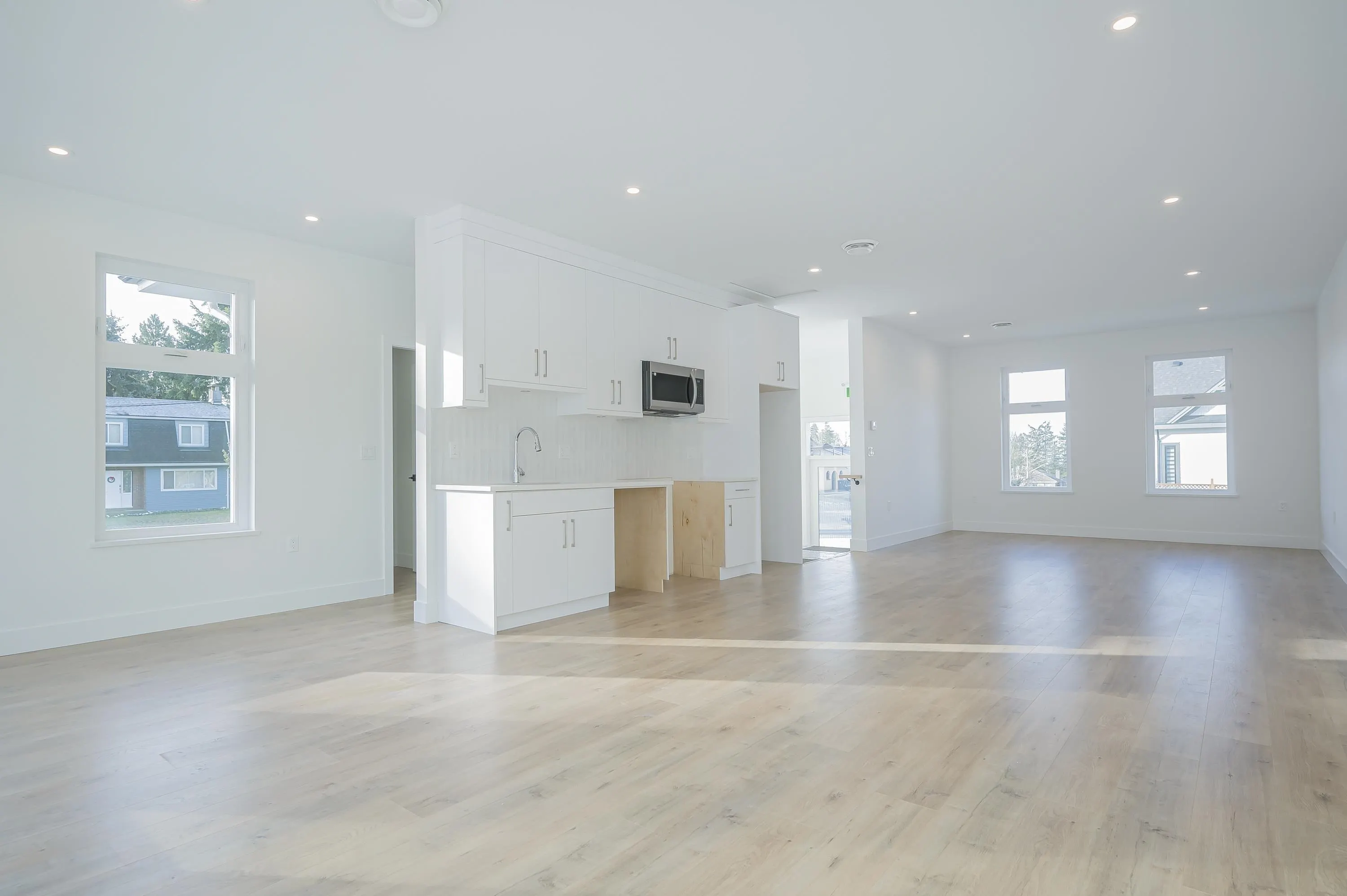 21 12770 105 Avenue