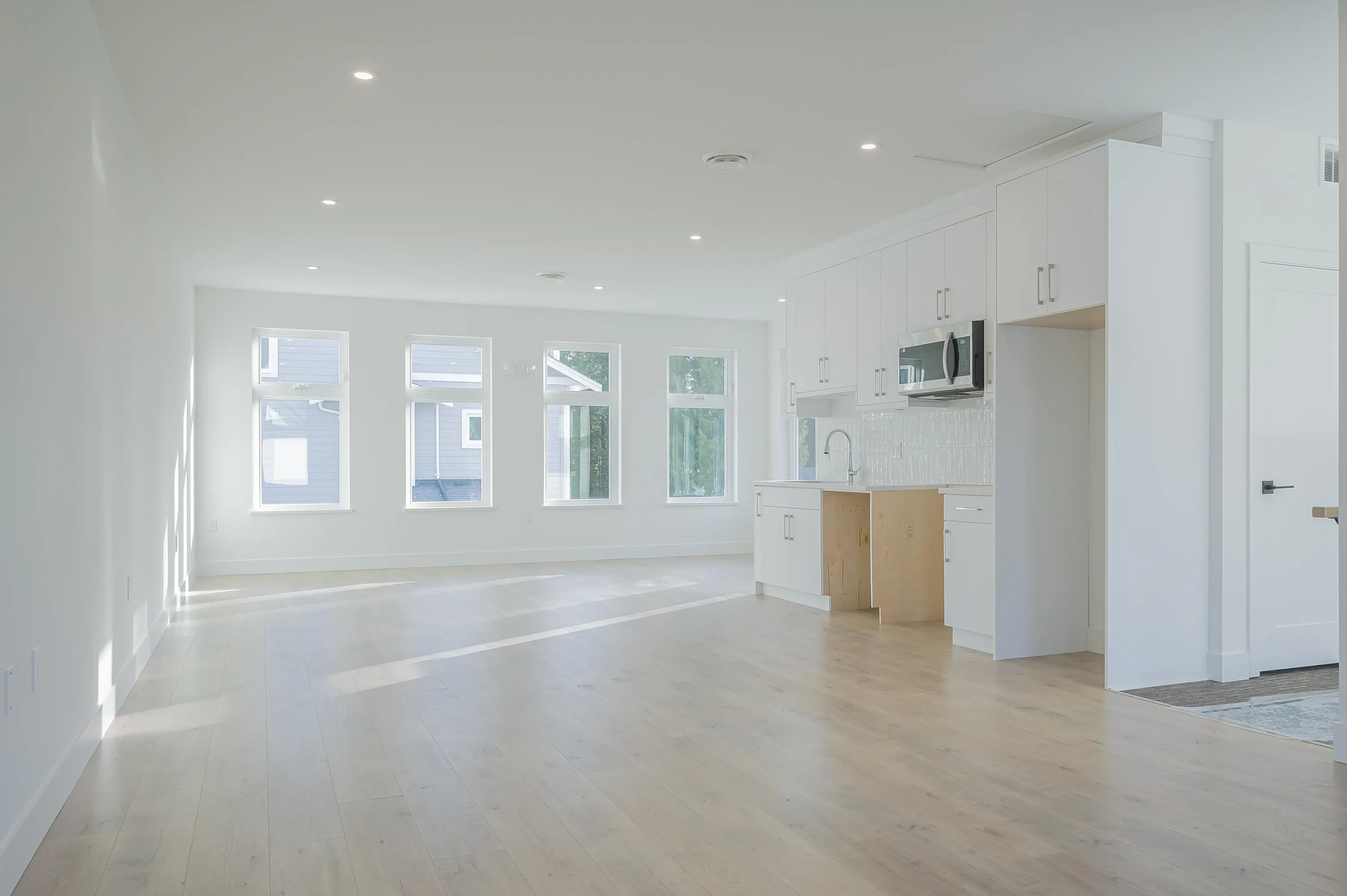 21 12770 105 Avenue