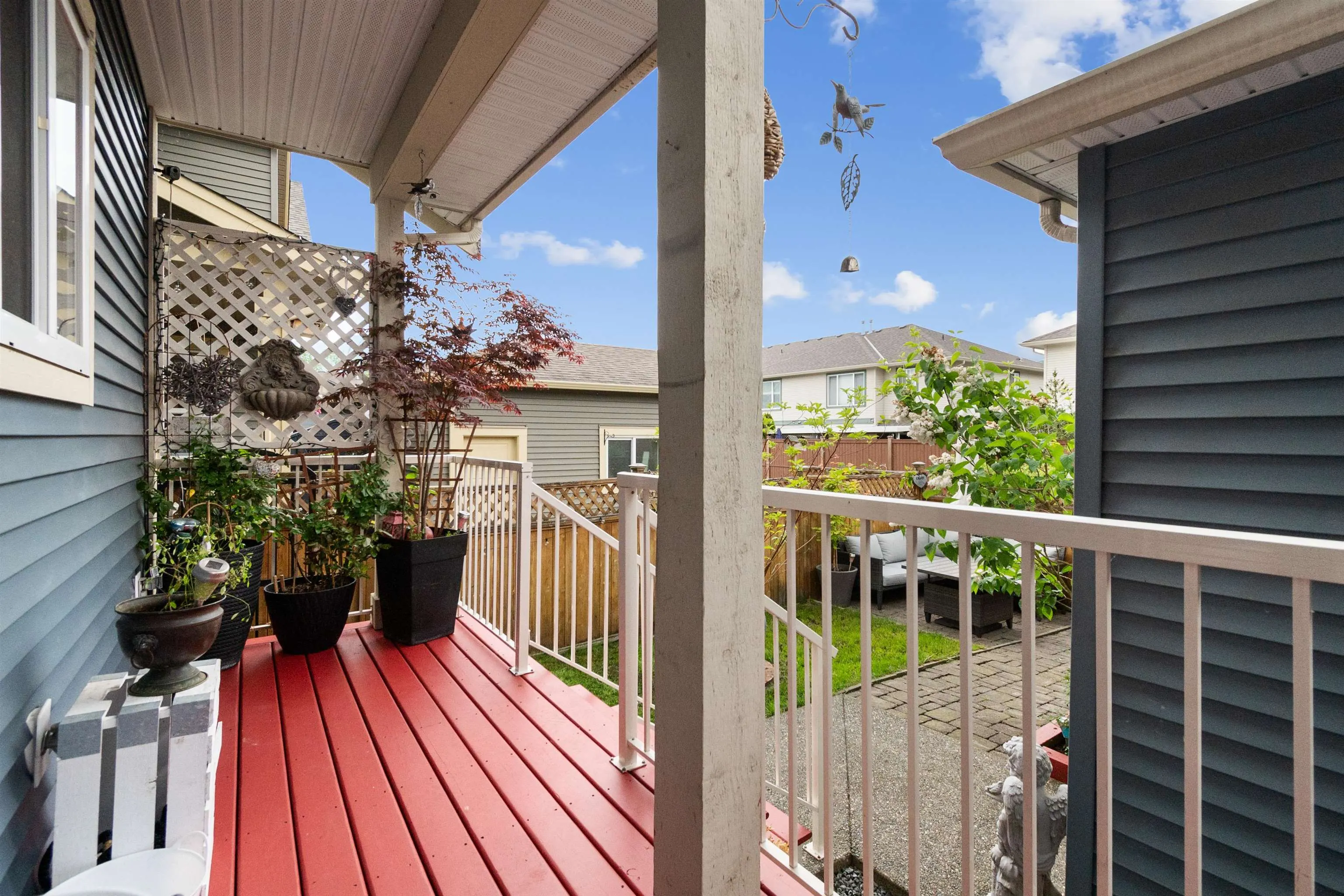 1516 Mackay Crescent