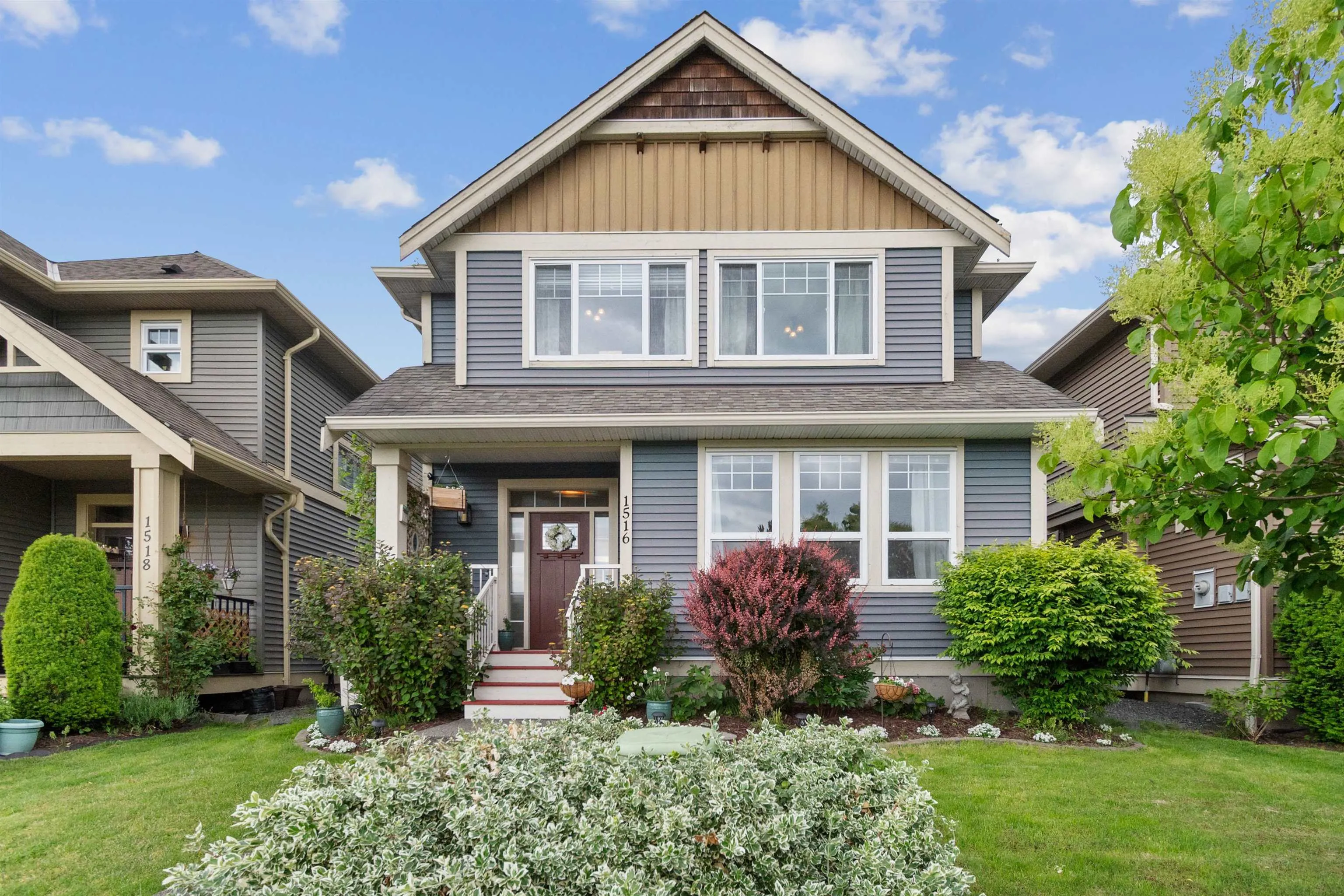 1516 Mackay Crescent