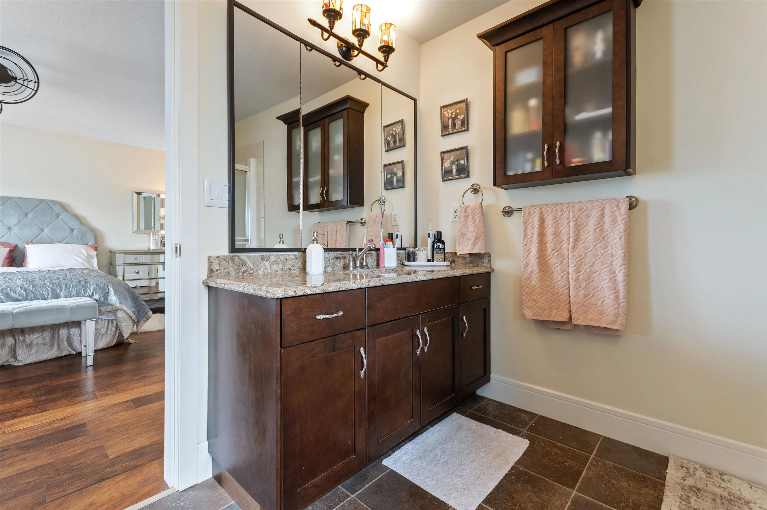 1516 Mackay Crescent