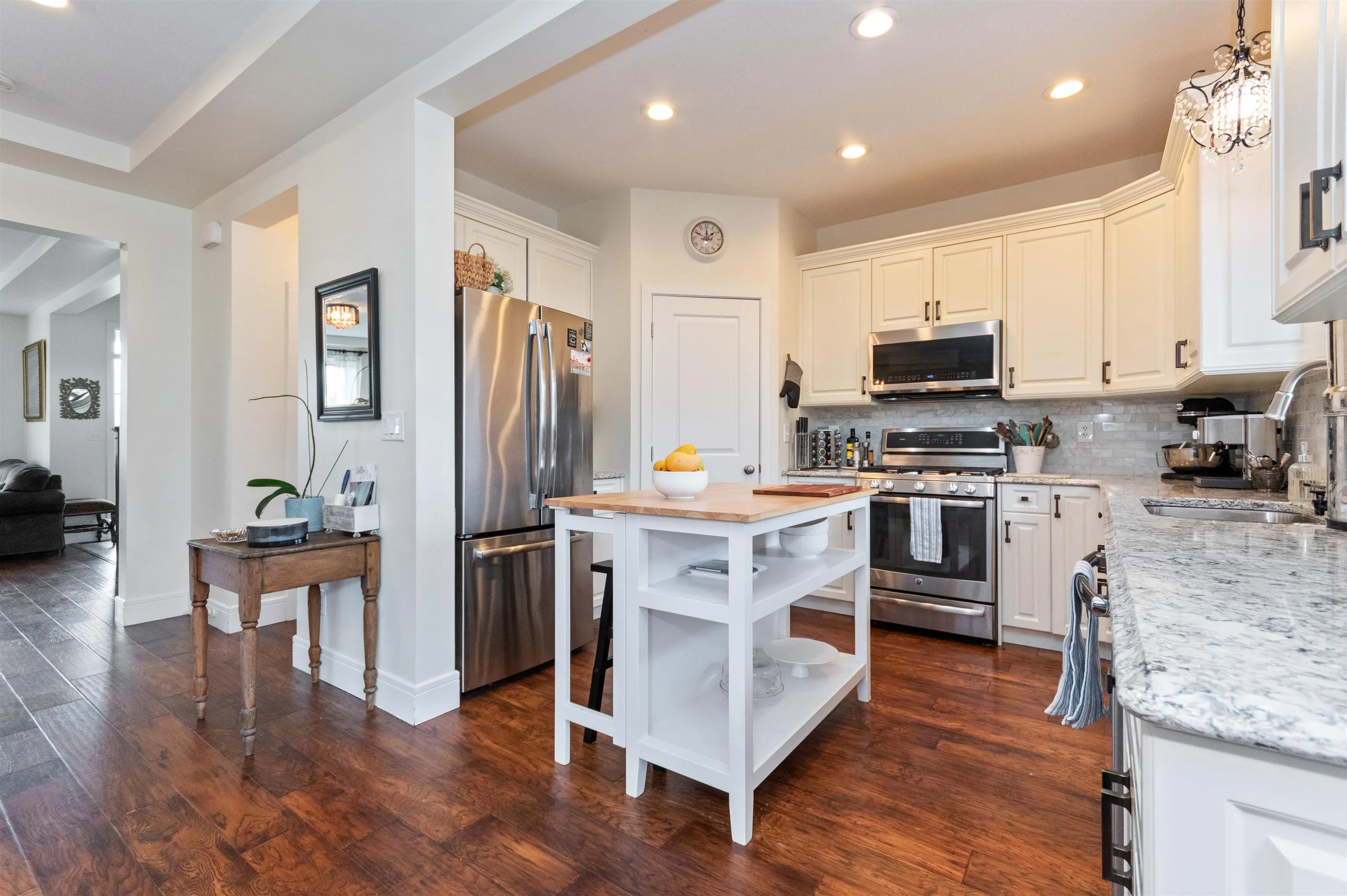 1516 Mackay Crescent