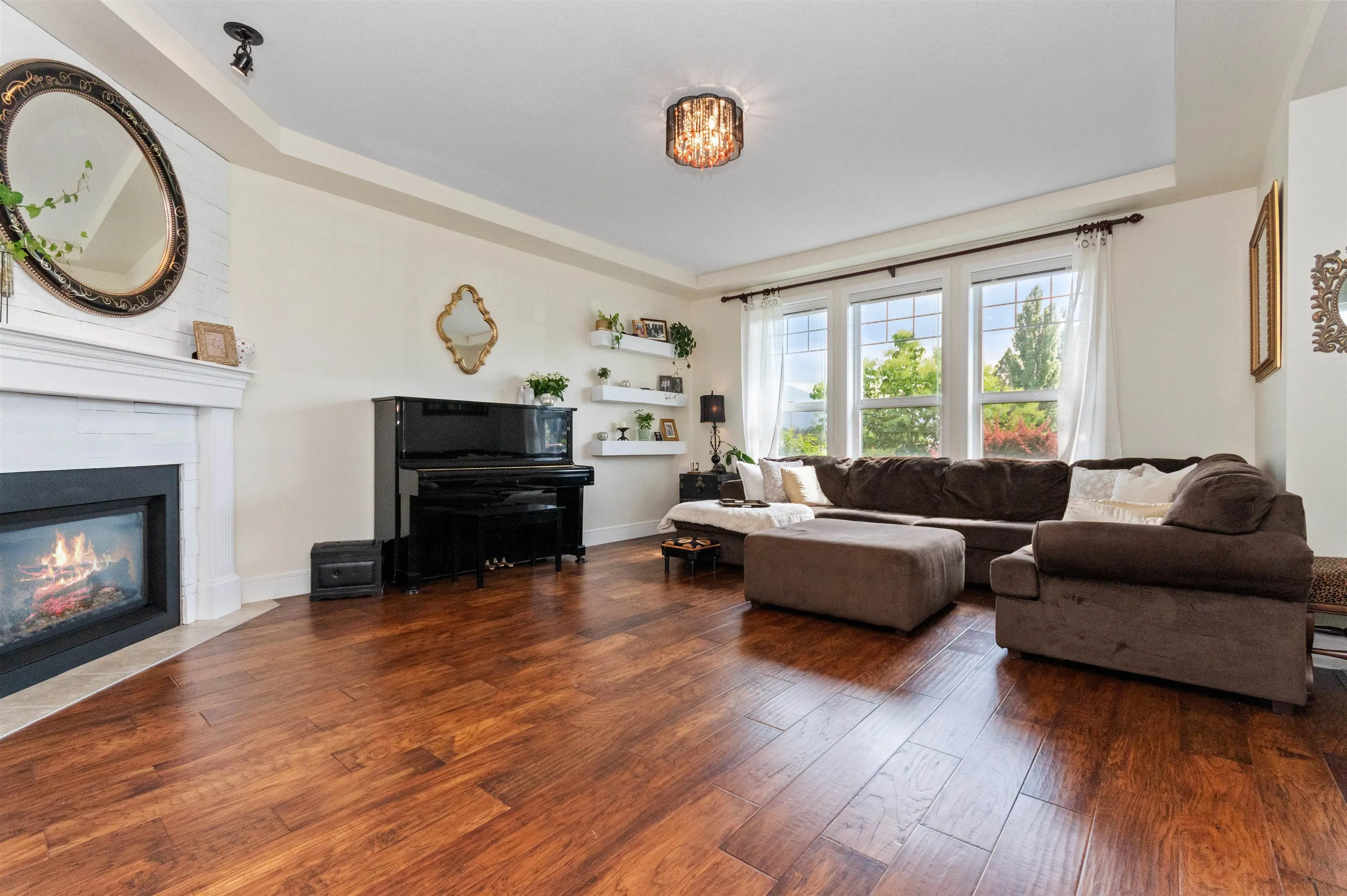 1516 Mackay Crescent