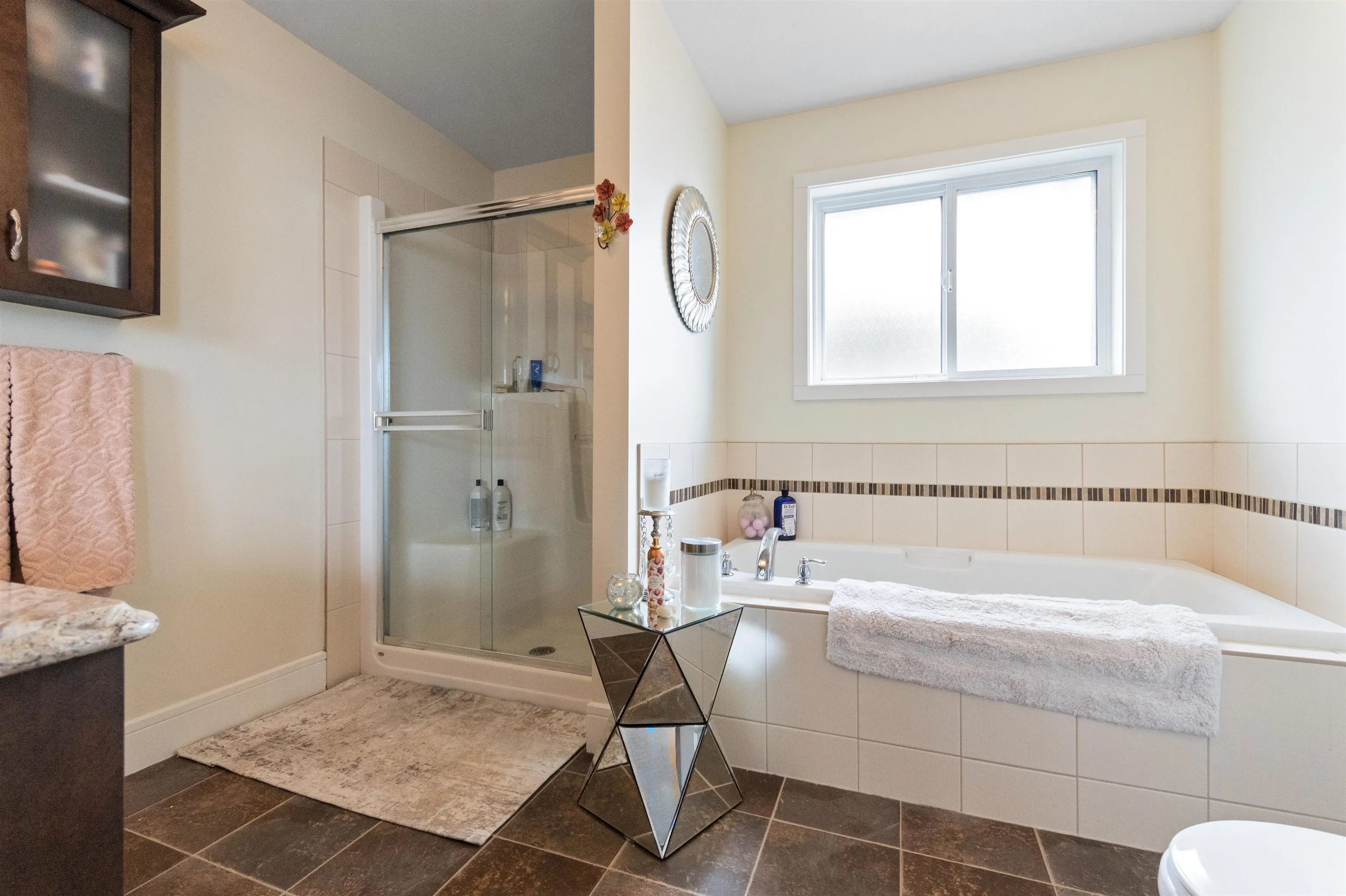 1516 Mackay Crescent