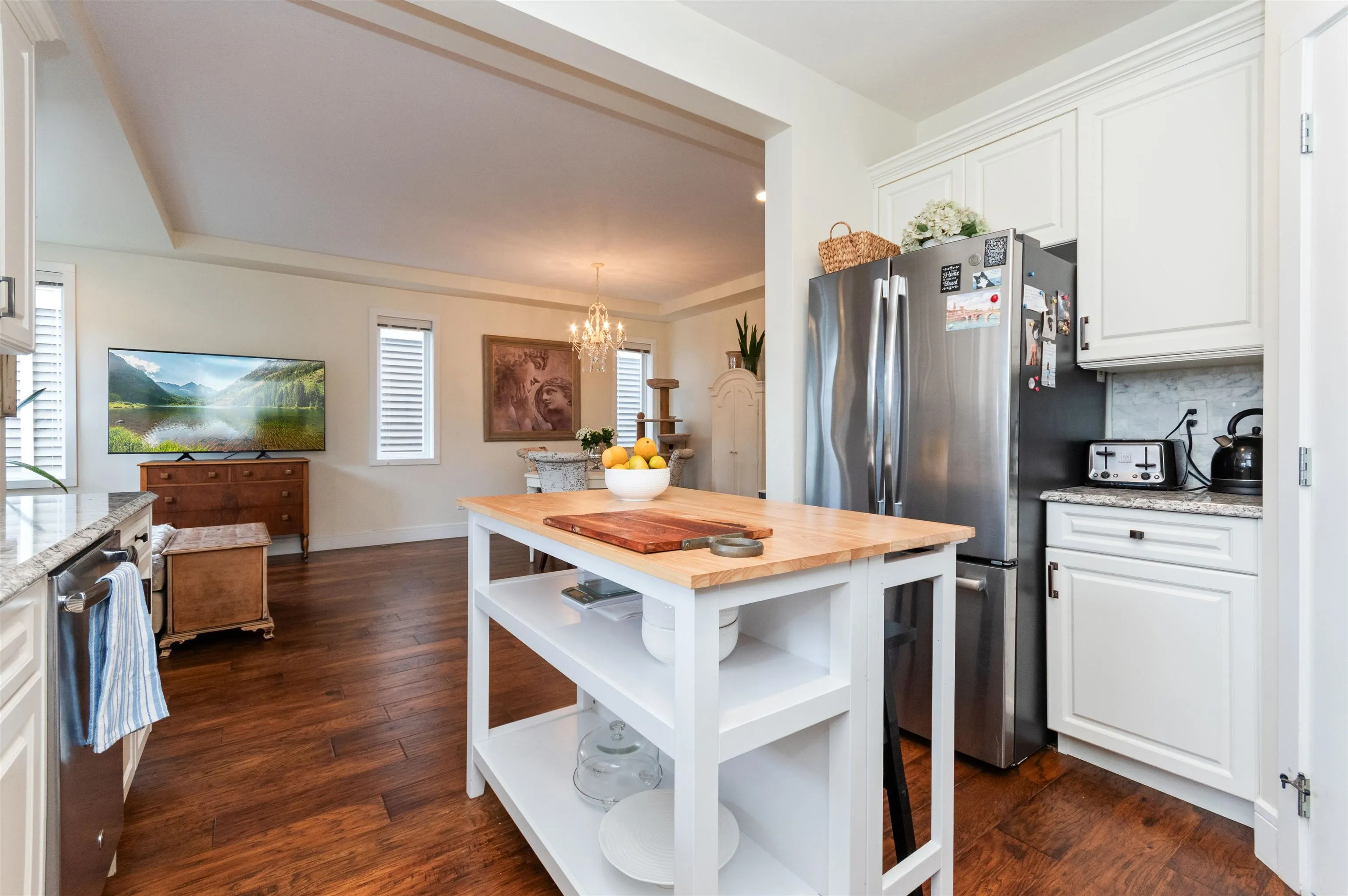 1516 Mackay Crescent