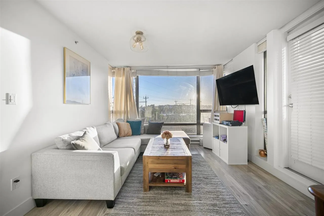 702 4118 Dawson Street