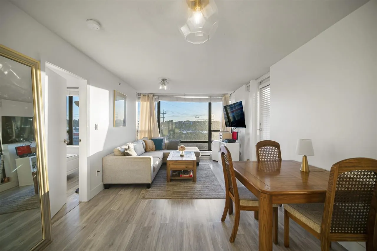 702 4118 Dawson Street