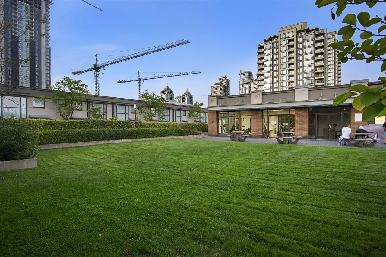 702 4118 Dawson Street
