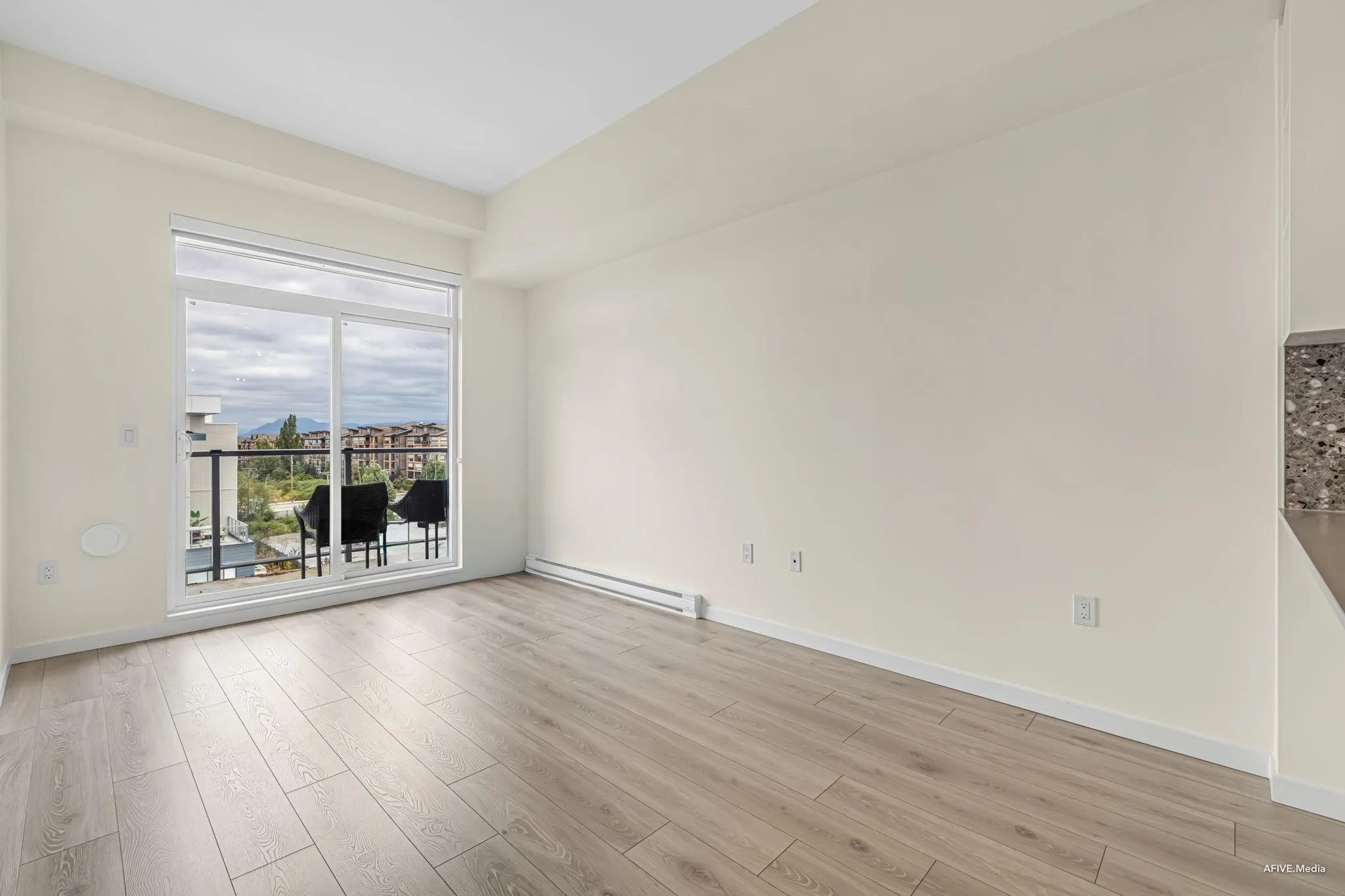 606 7920 206 Street