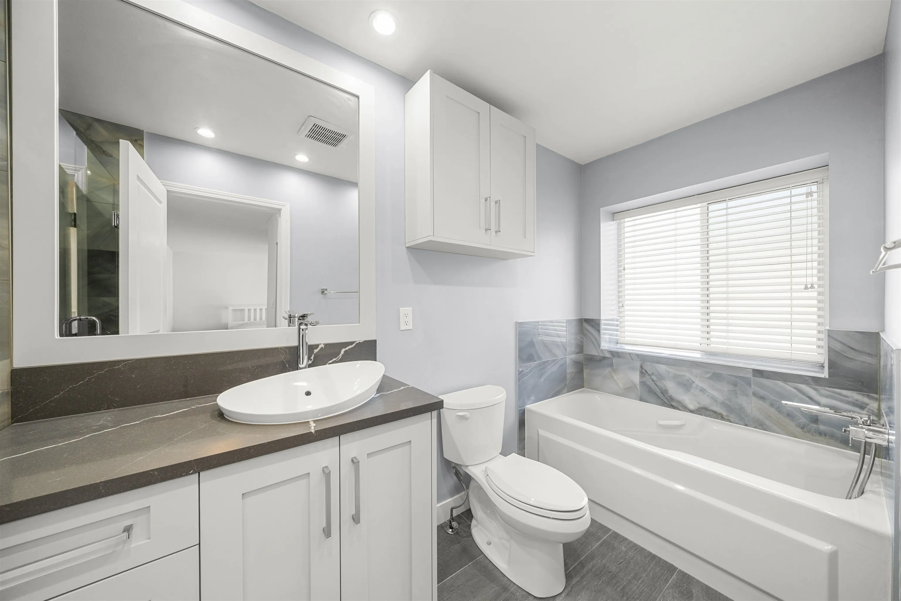 17 8428 Venture Way