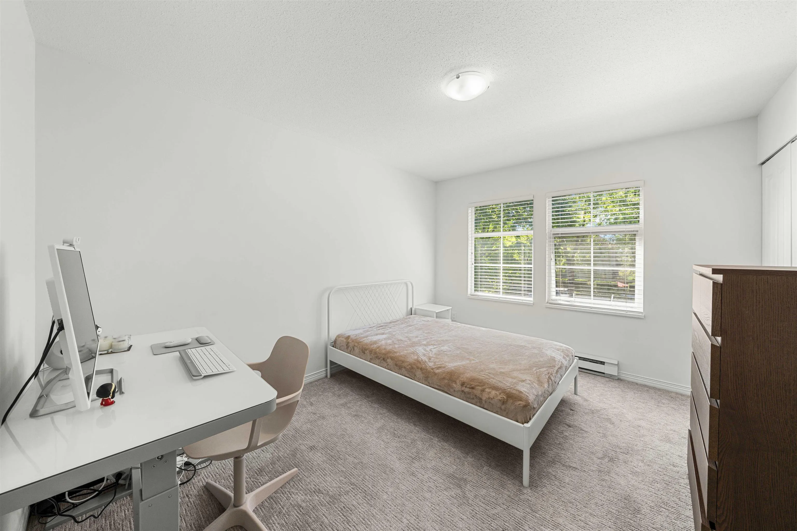 17 8428 Venture Way