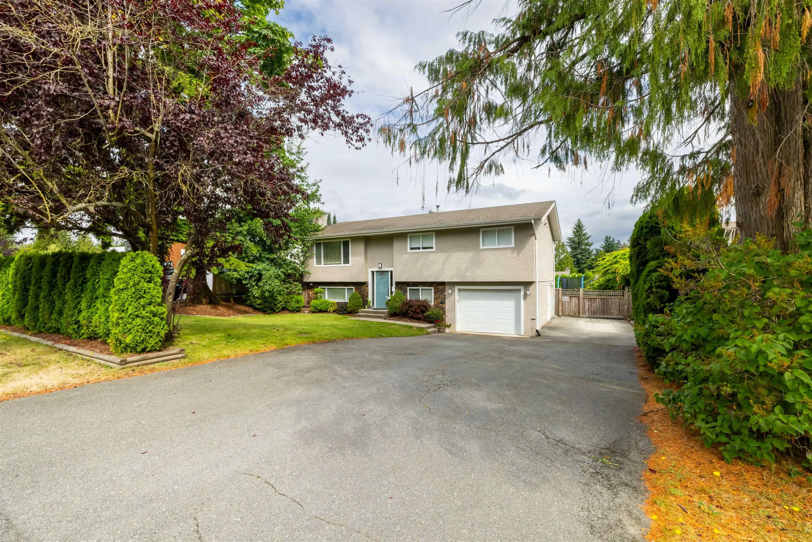 20737 Grade Crescent