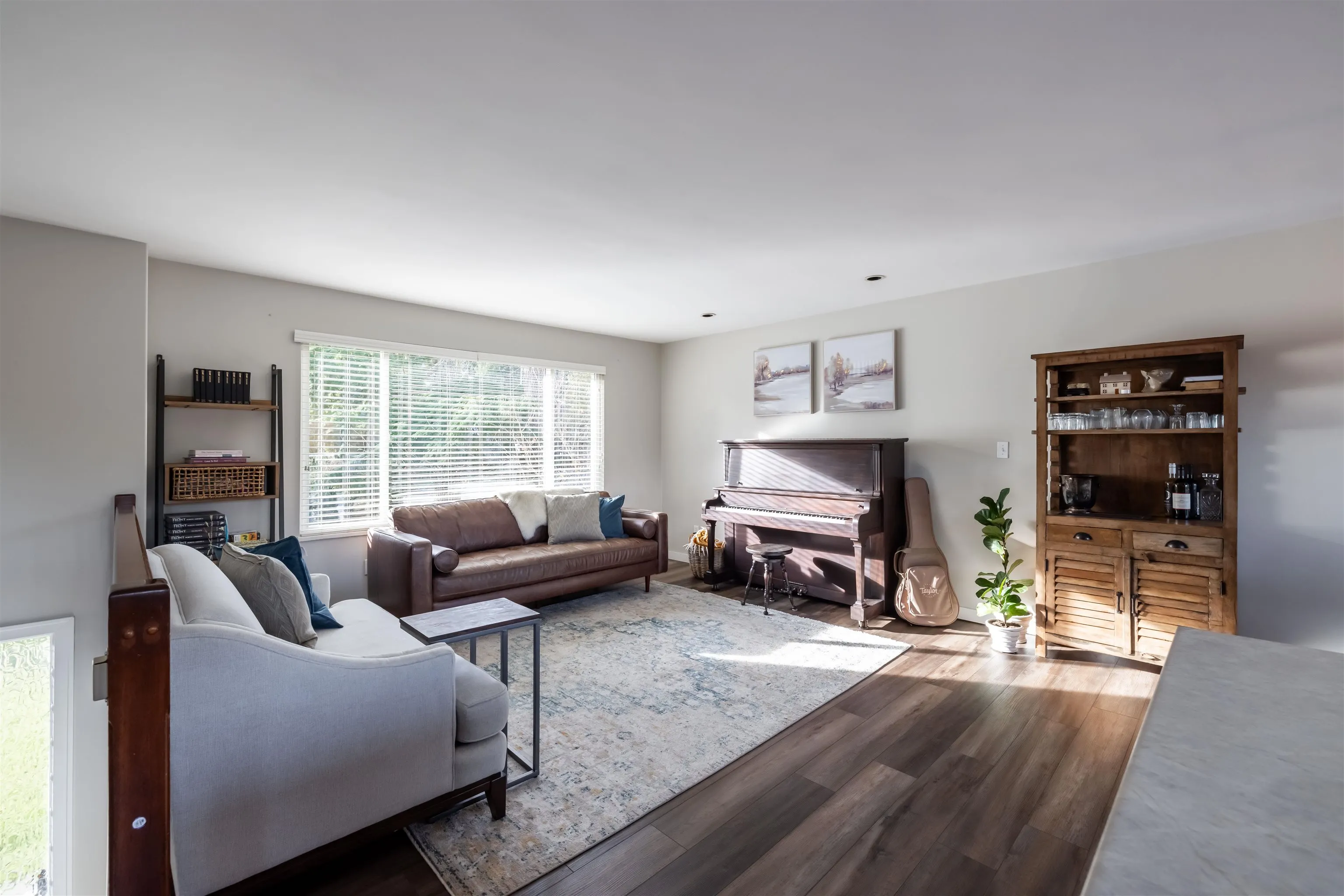 20737 Grade Crescent