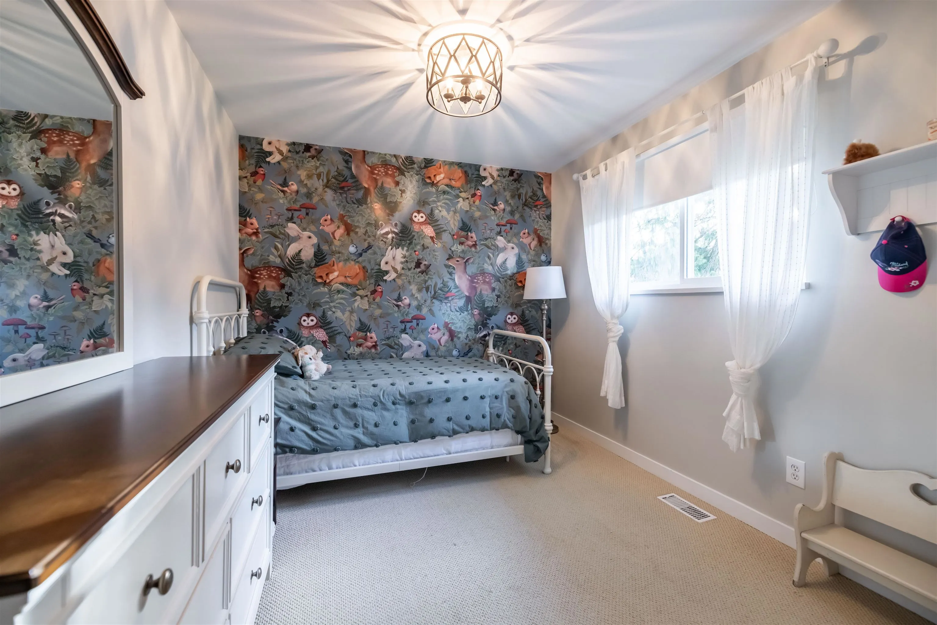 20737 Grade Crescent