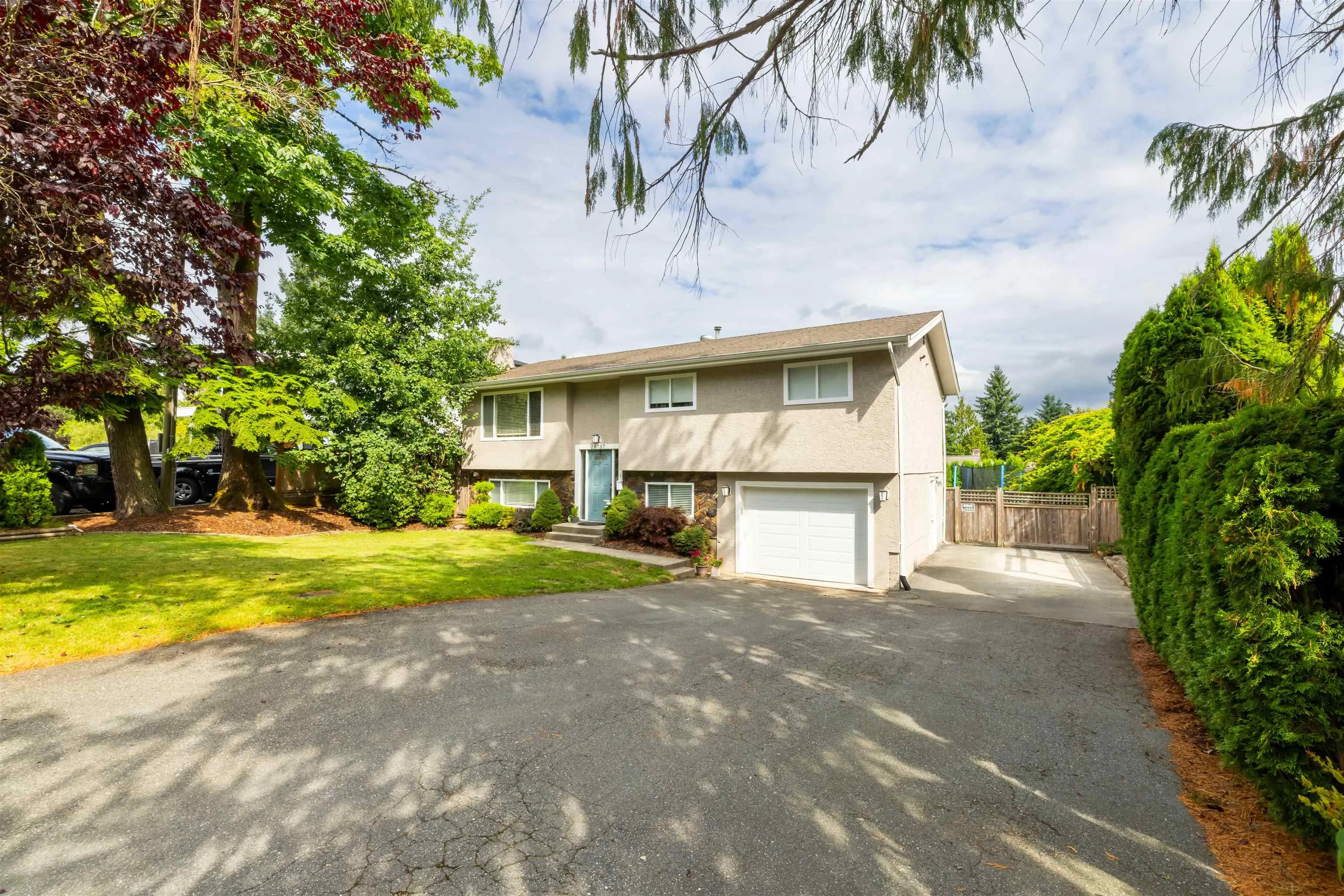 20737 Grade Crescent
