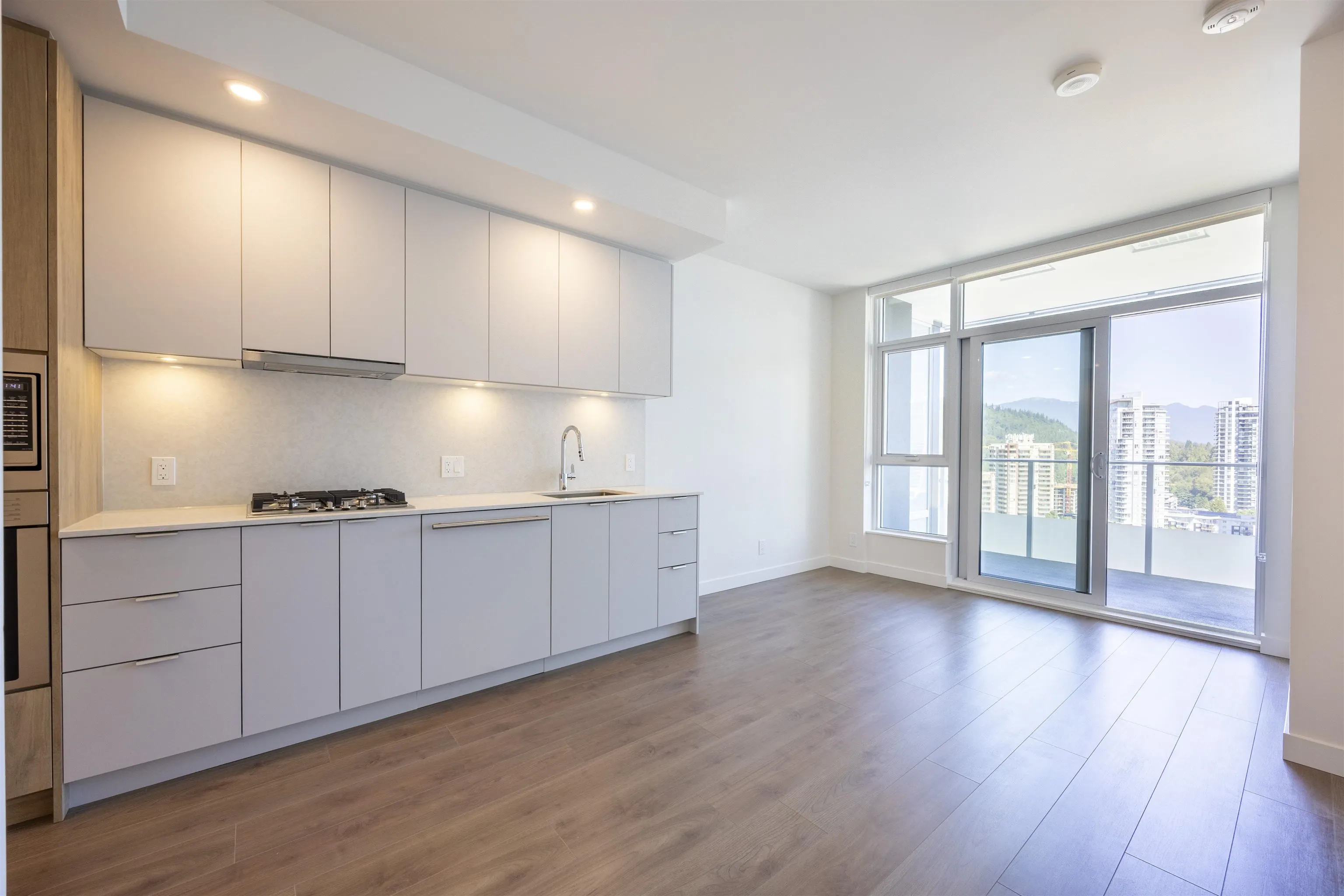 1608 537 Cottonwood Avenue