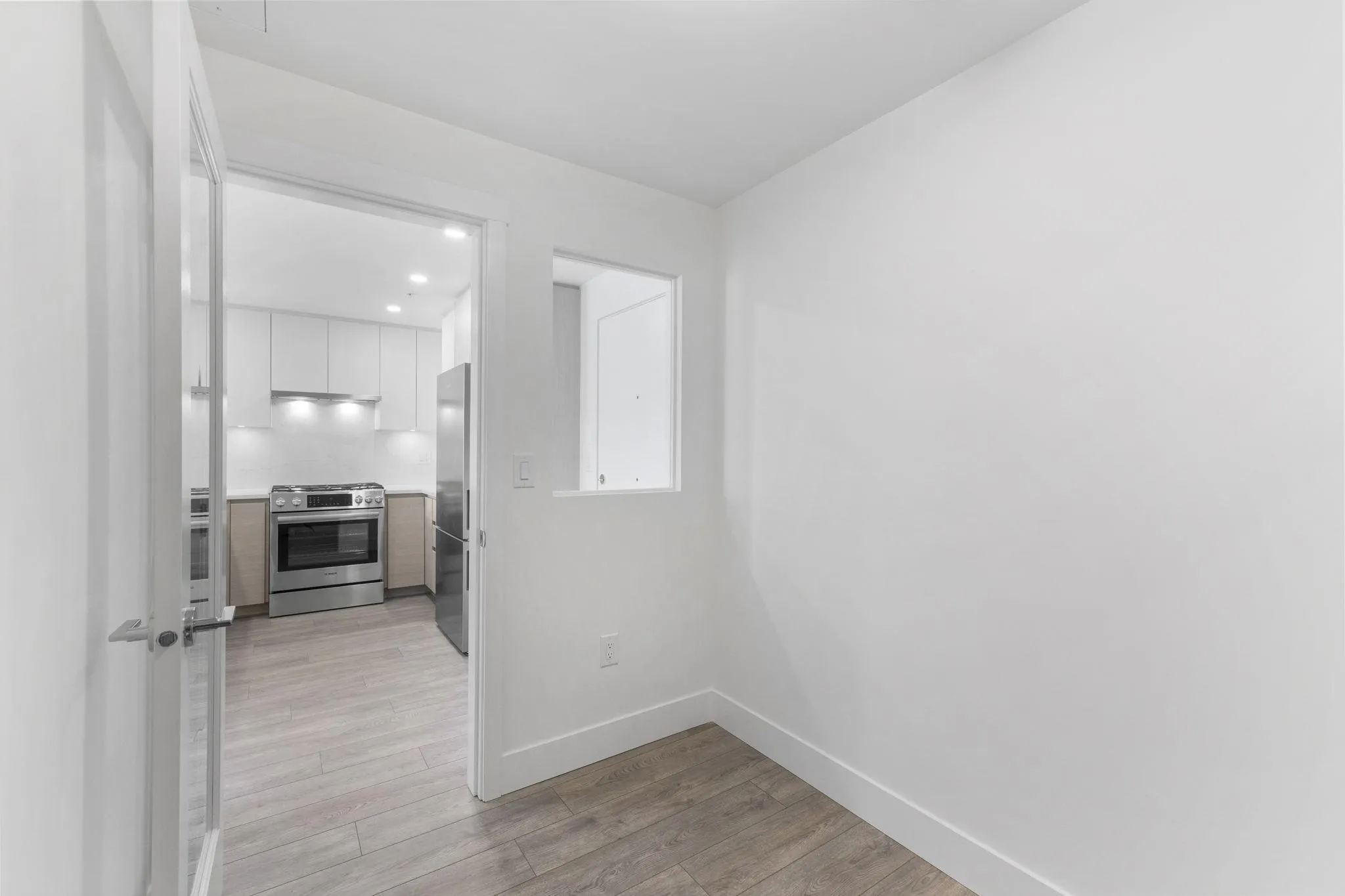 419 4788 Hastings Street