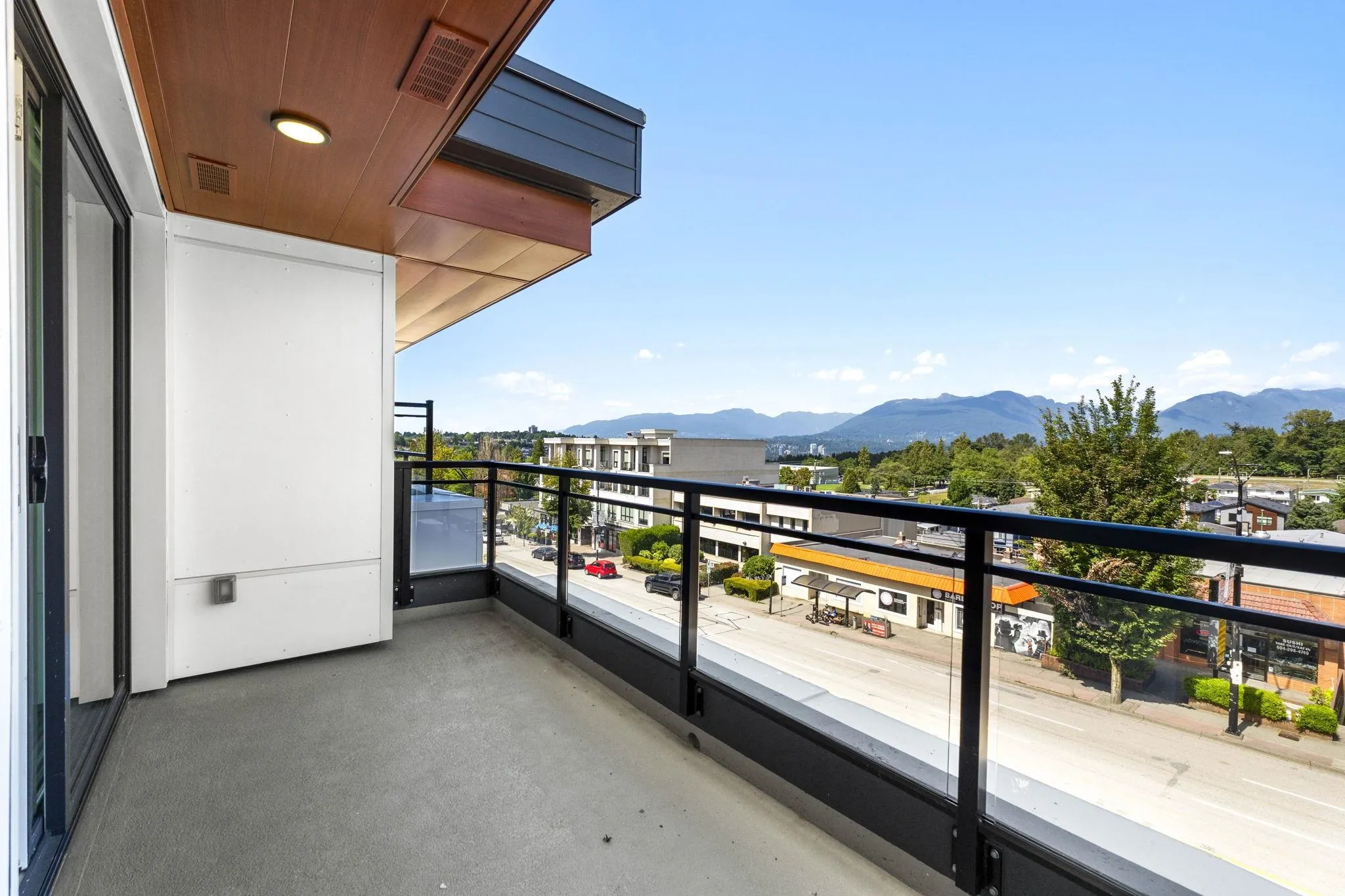 419 4788 Hastings Street