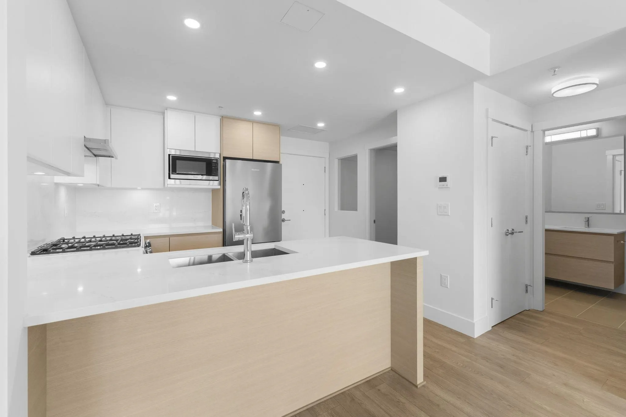419 4788 Hastings Street