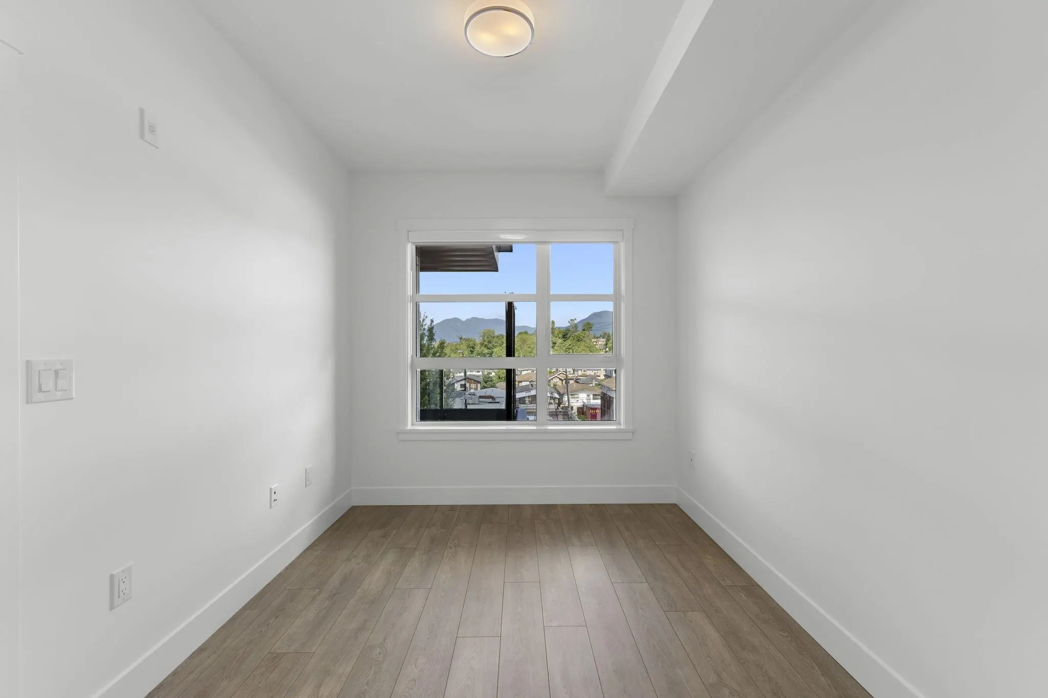 419 4788 Hastings Street