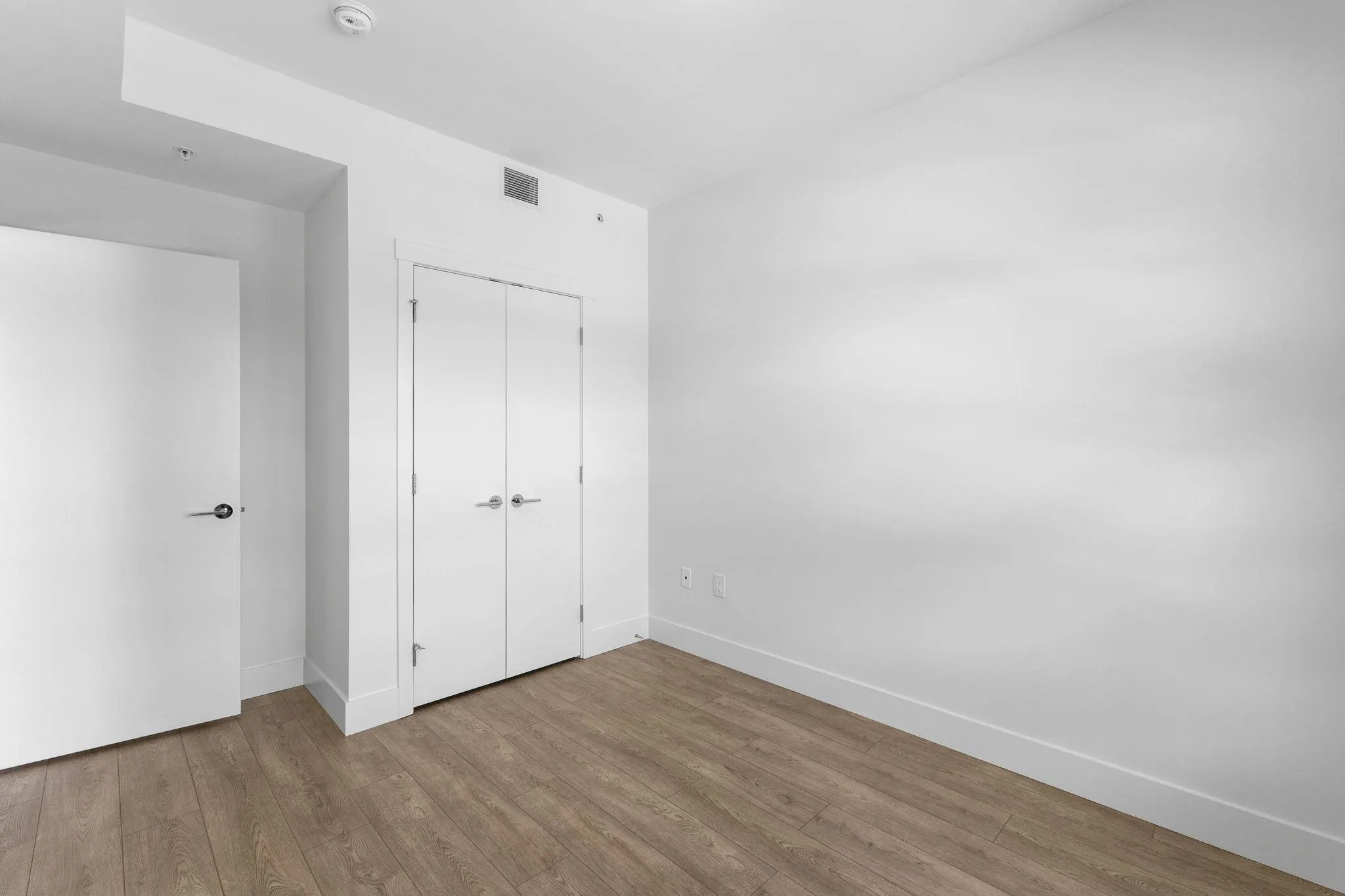 419 4788 Hastings Street