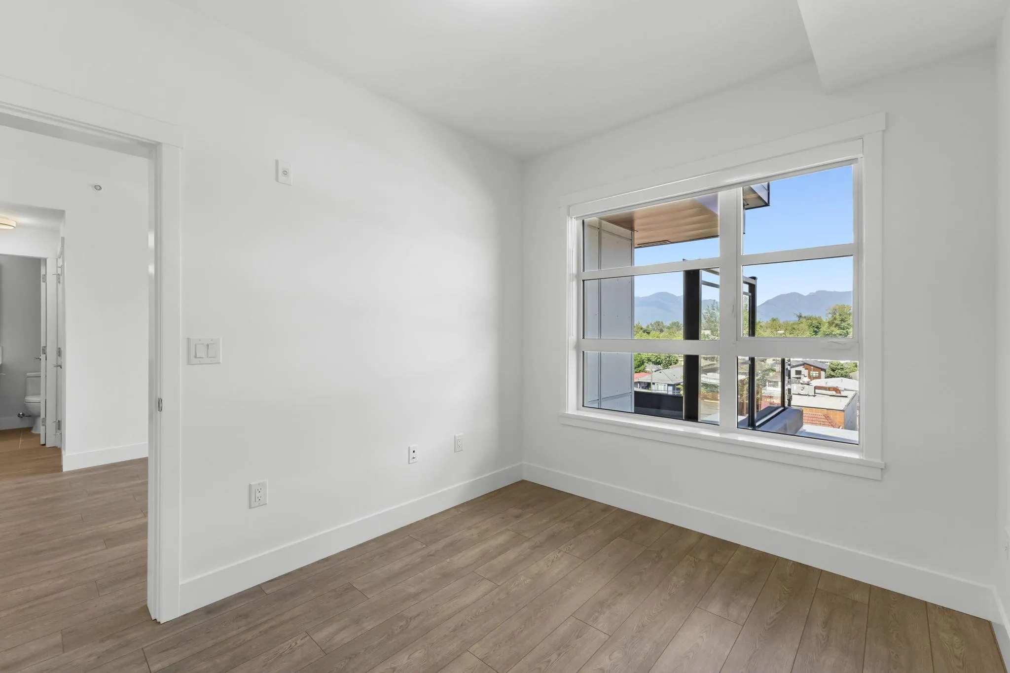 419 4788 Hastings Street