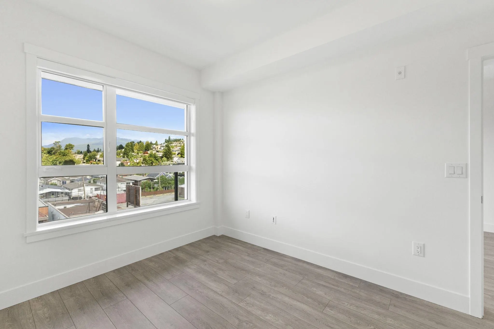 419 4788 Hastings Street