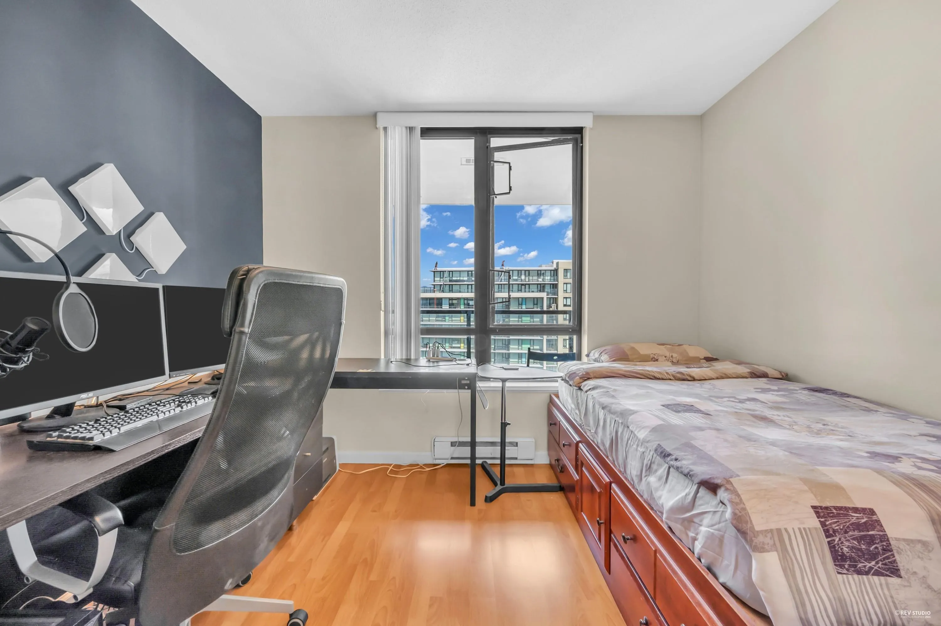 1708 7831 Westminster Highway