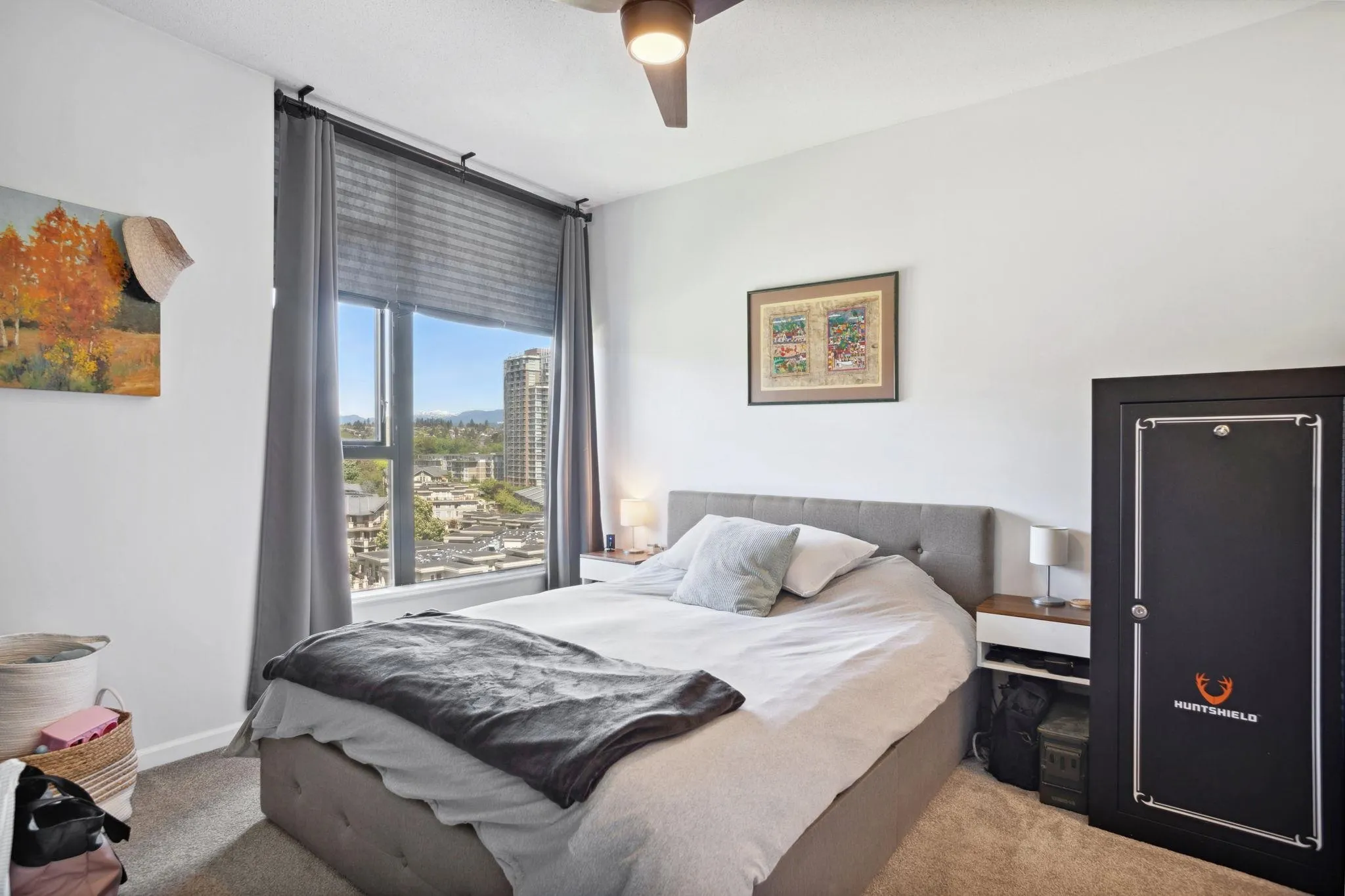 1401 15 E Royal Avenue