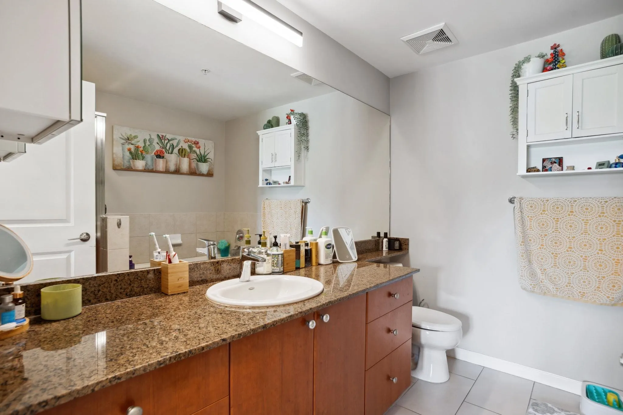1401 15 E Royal Avenue
