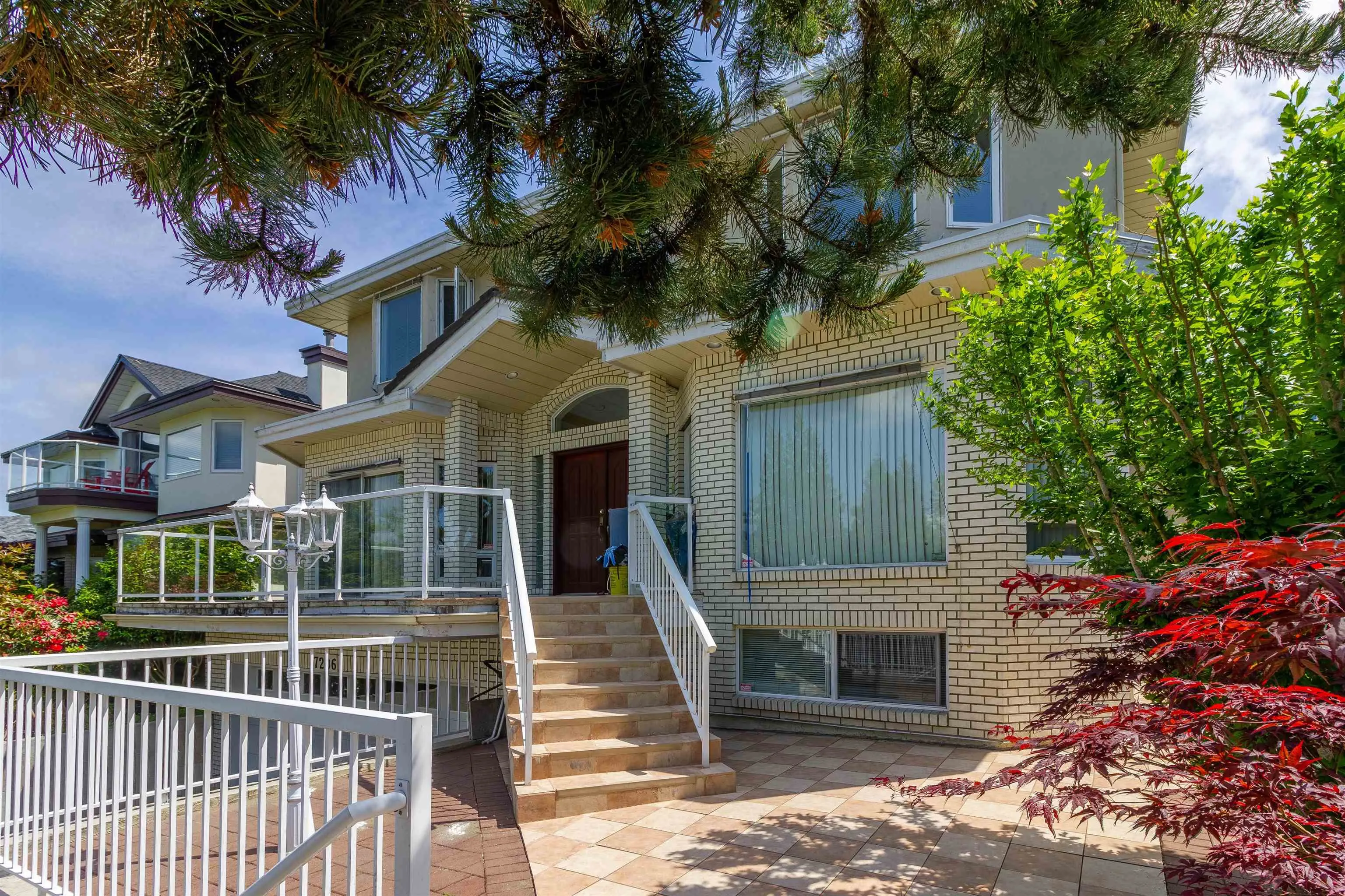 7286 Barnet Road