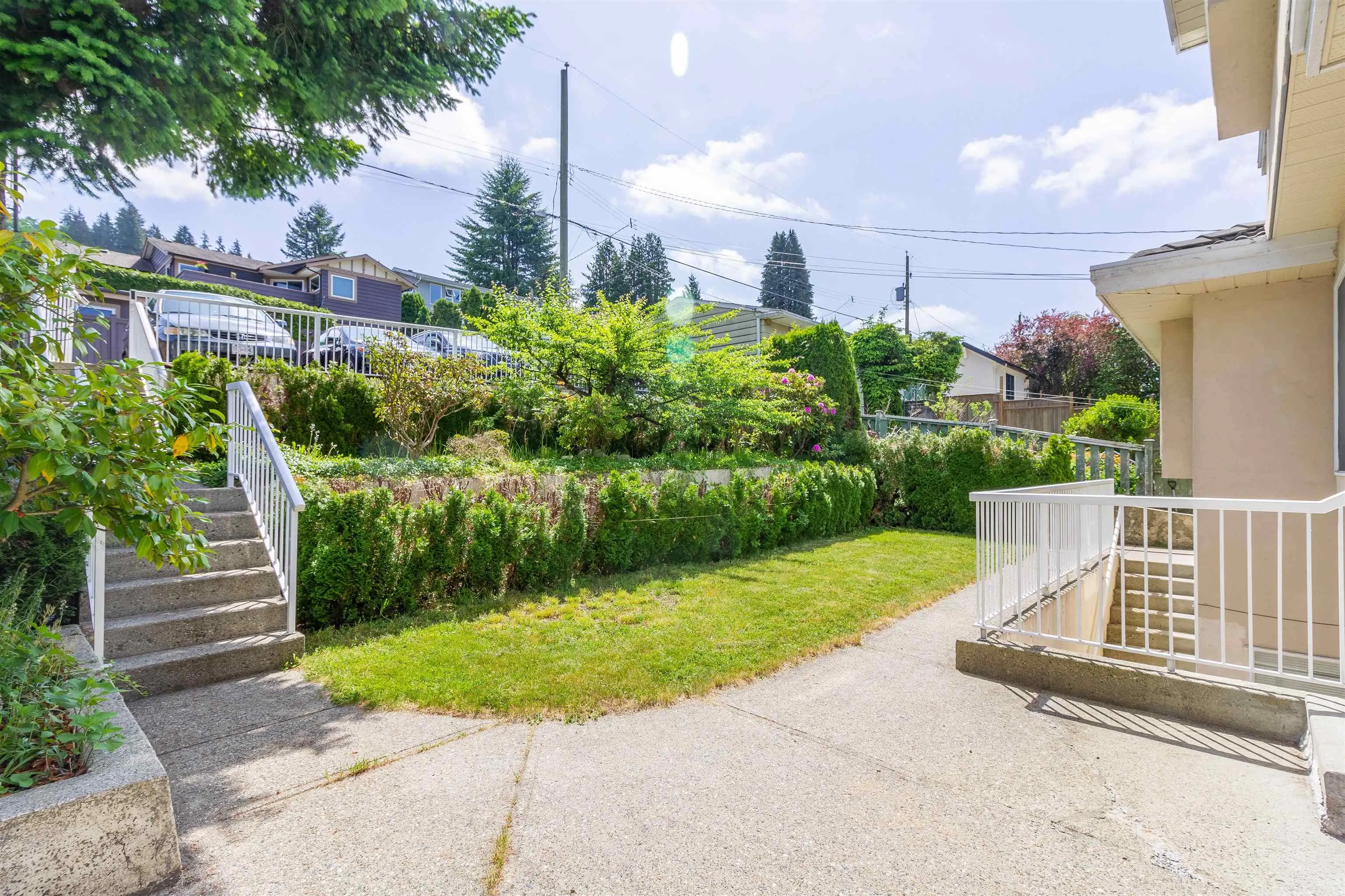 7286 Barnet Road