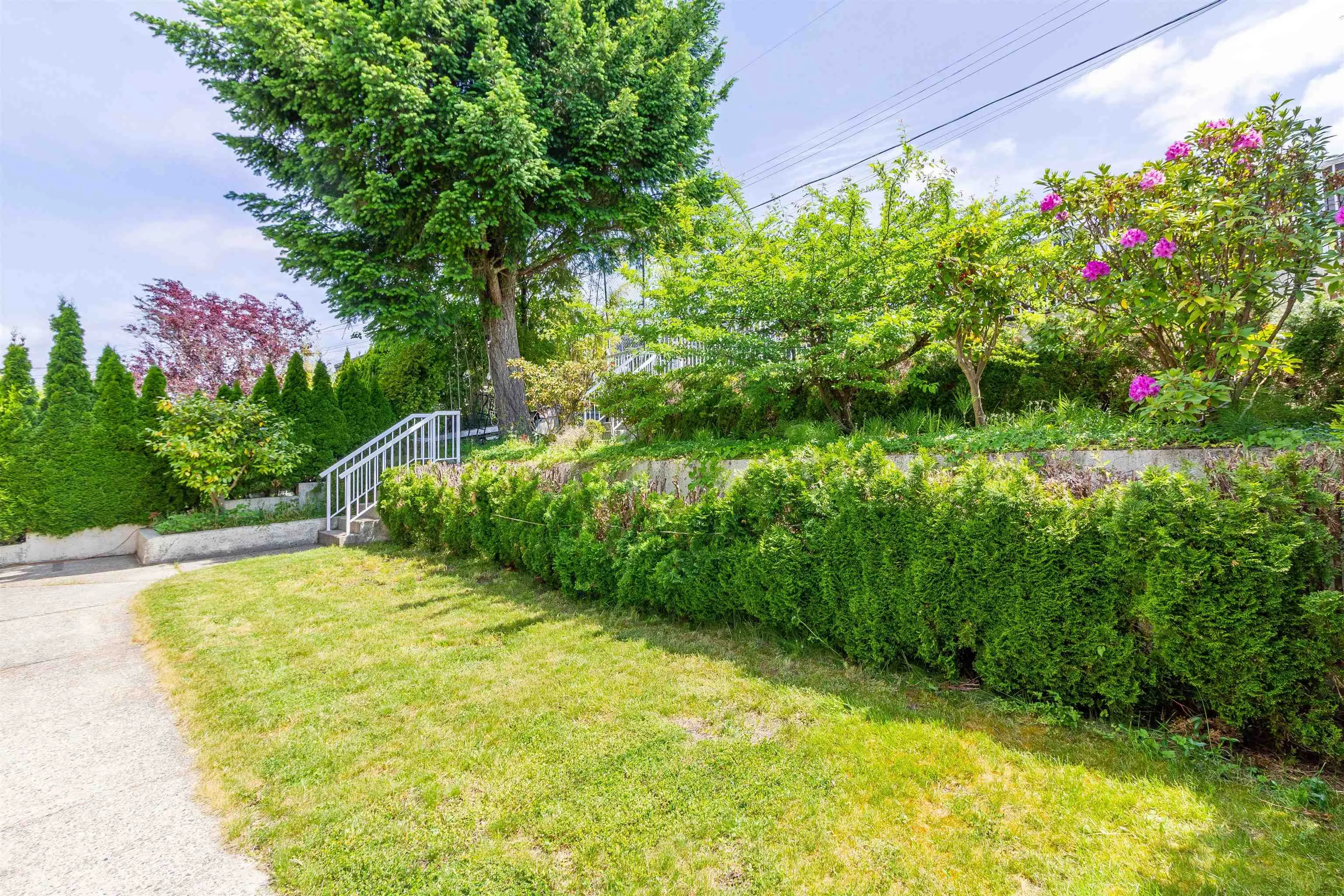 7286 Barnet Road