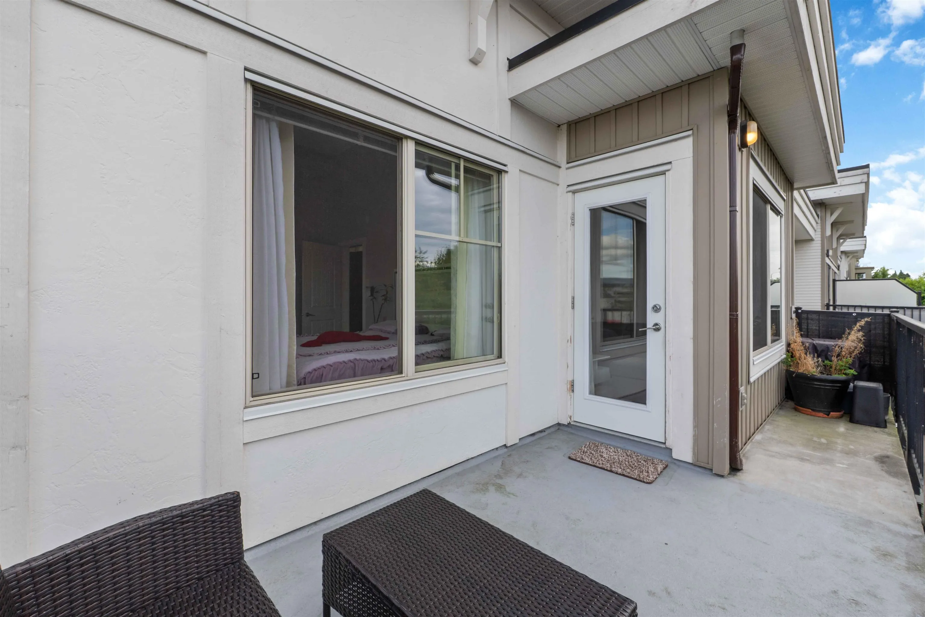 404 22290 North Avenue