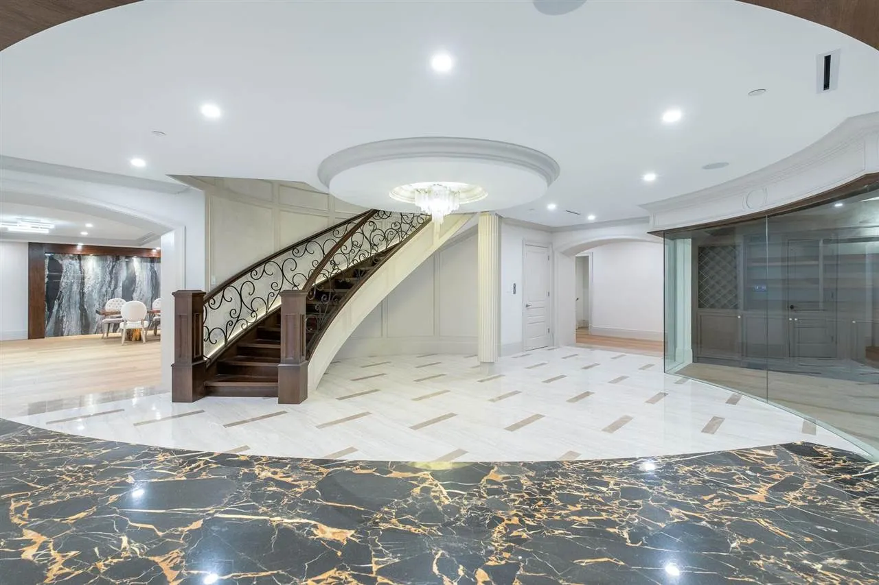 925 Fairmile Road