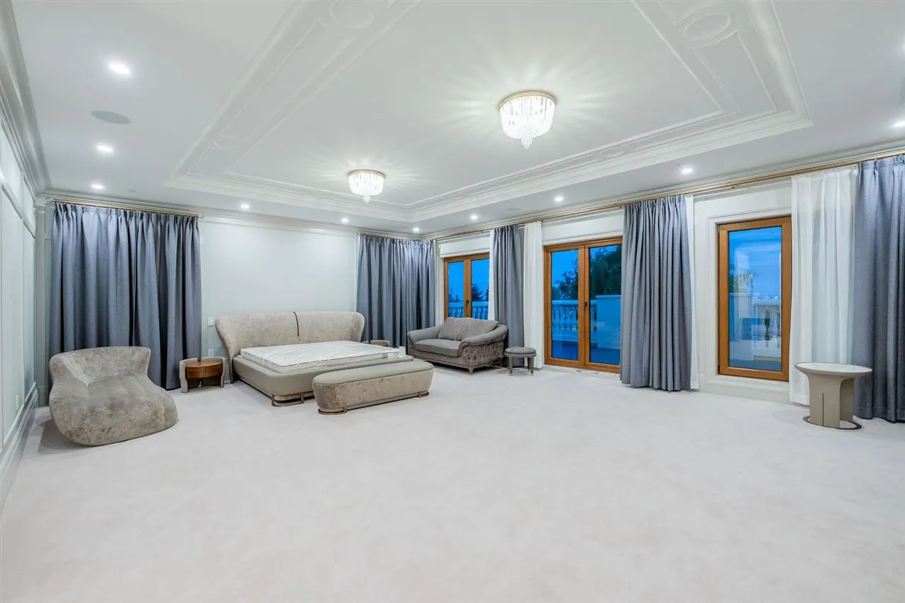 925 Fairmile Road