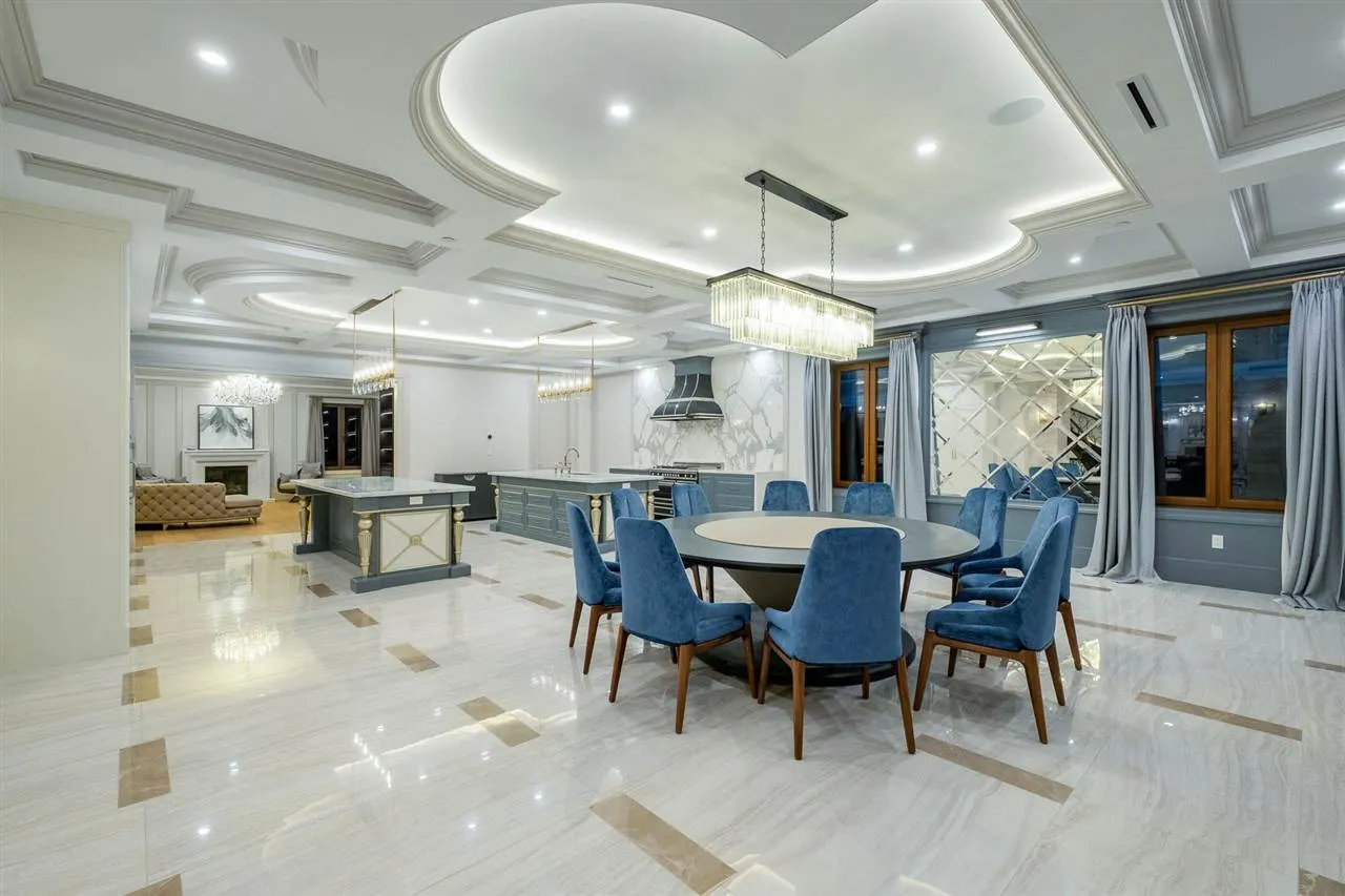 925 Fairmile Road