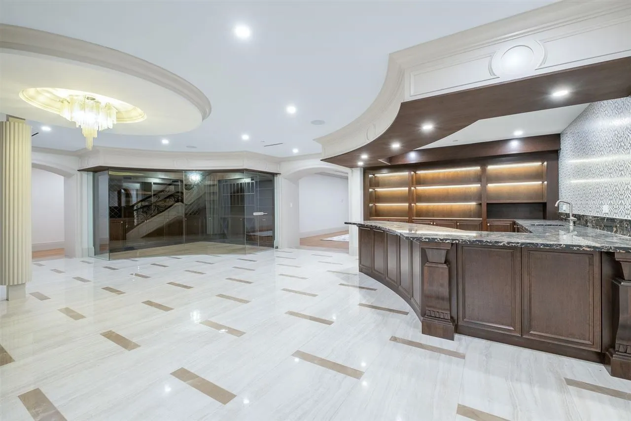925 Fairmile Road