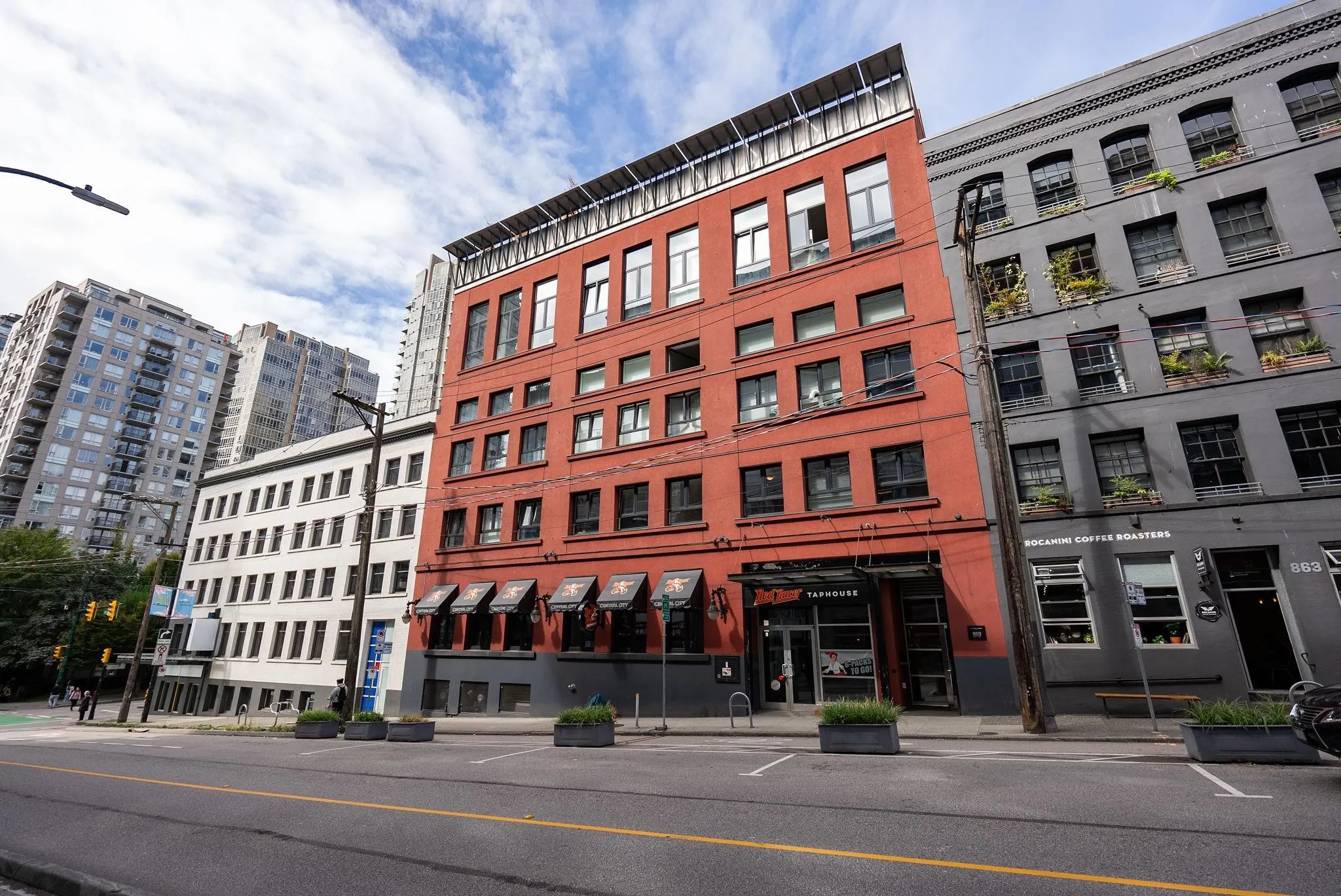 201 869 Beatty Street