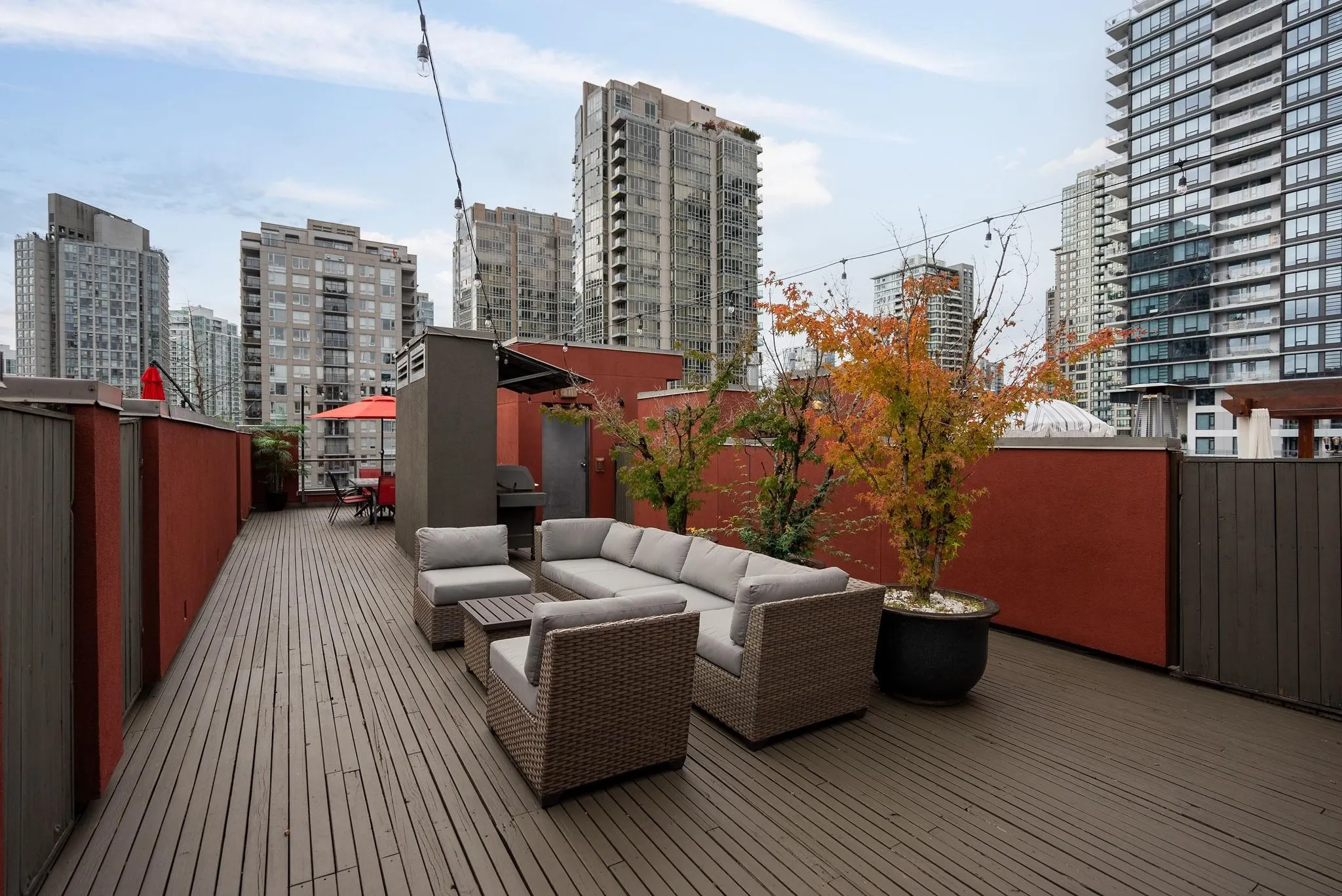 201 869 Beatty Street