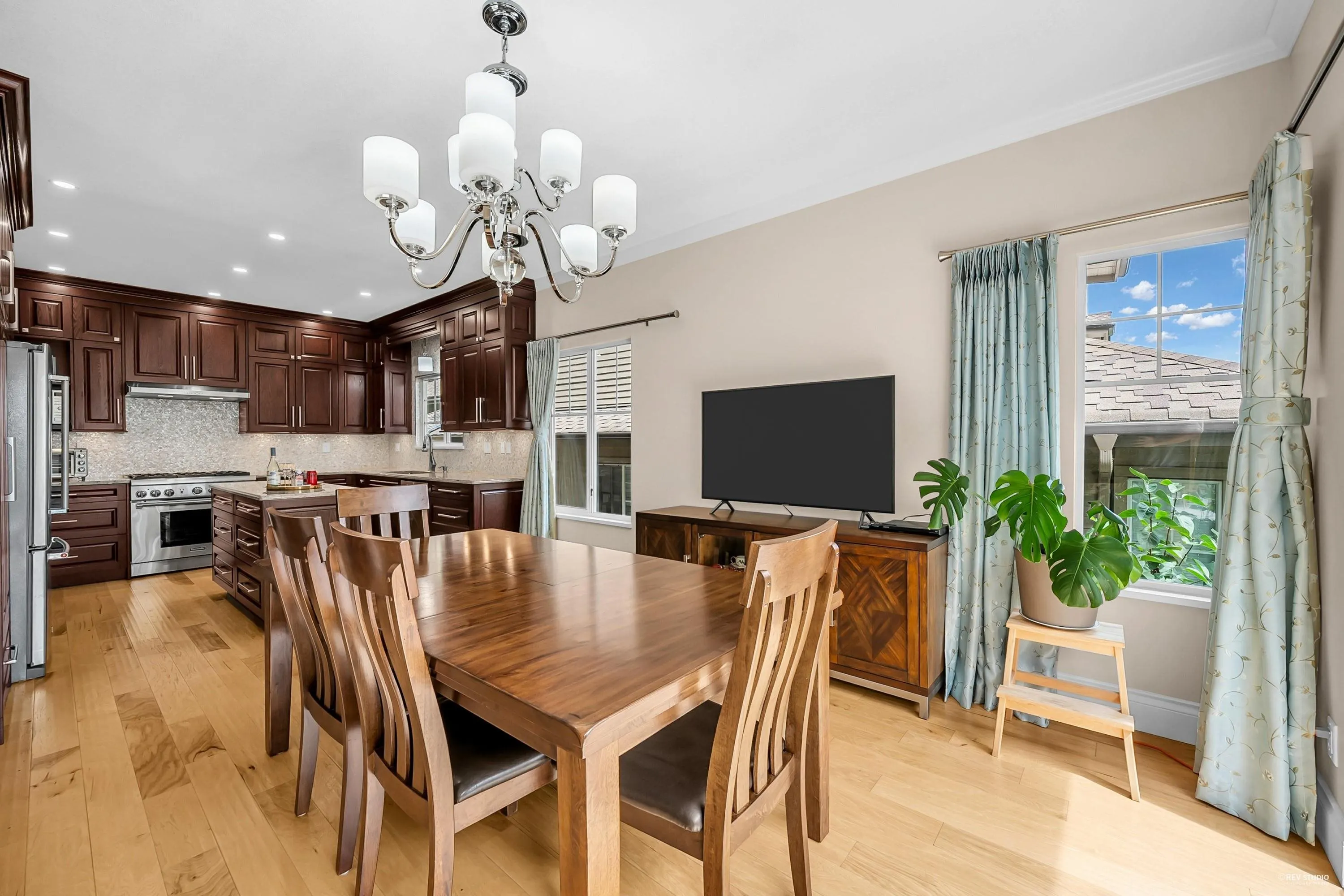 87 2979 Panorama Drive