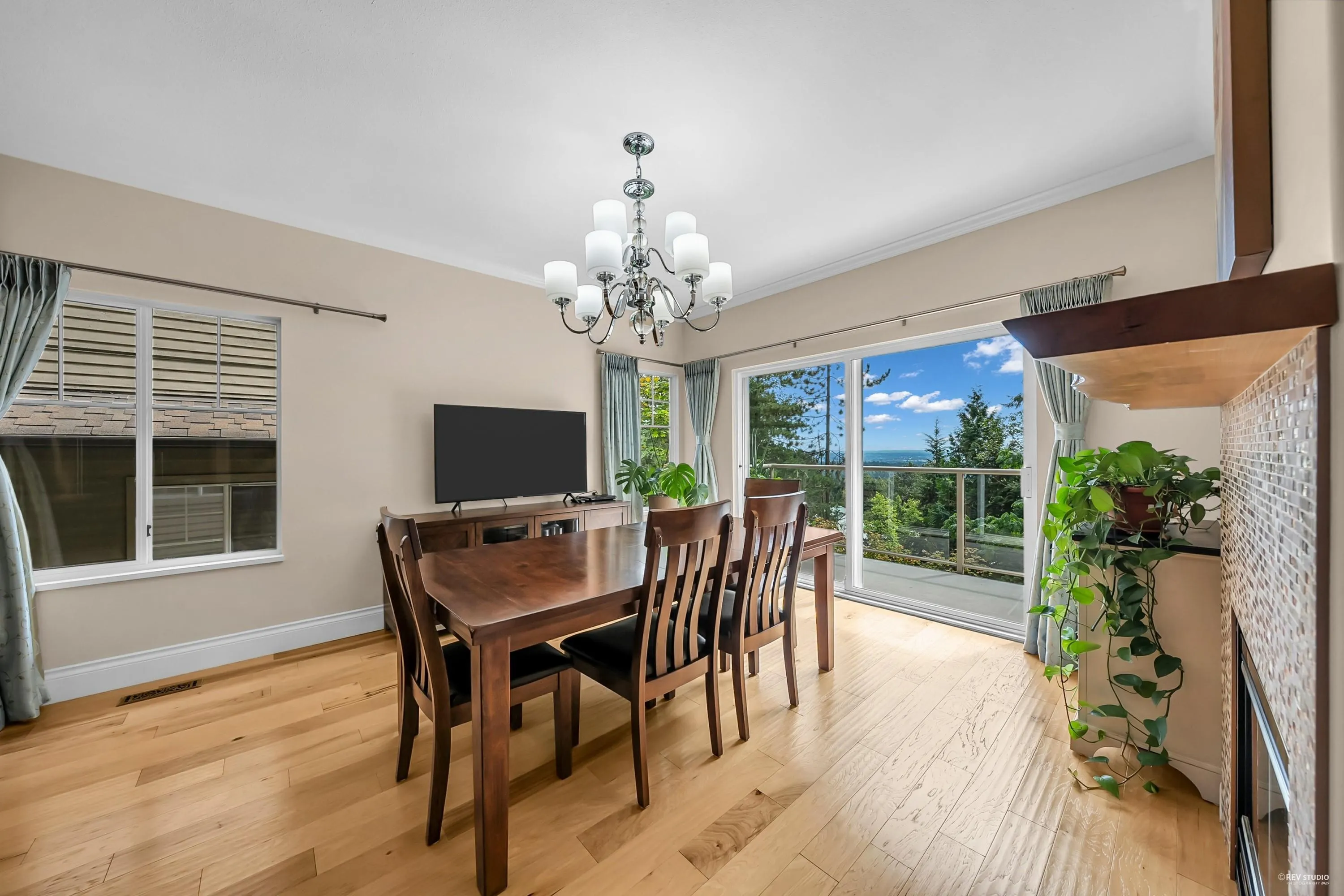 87 2979 Panorama Drive