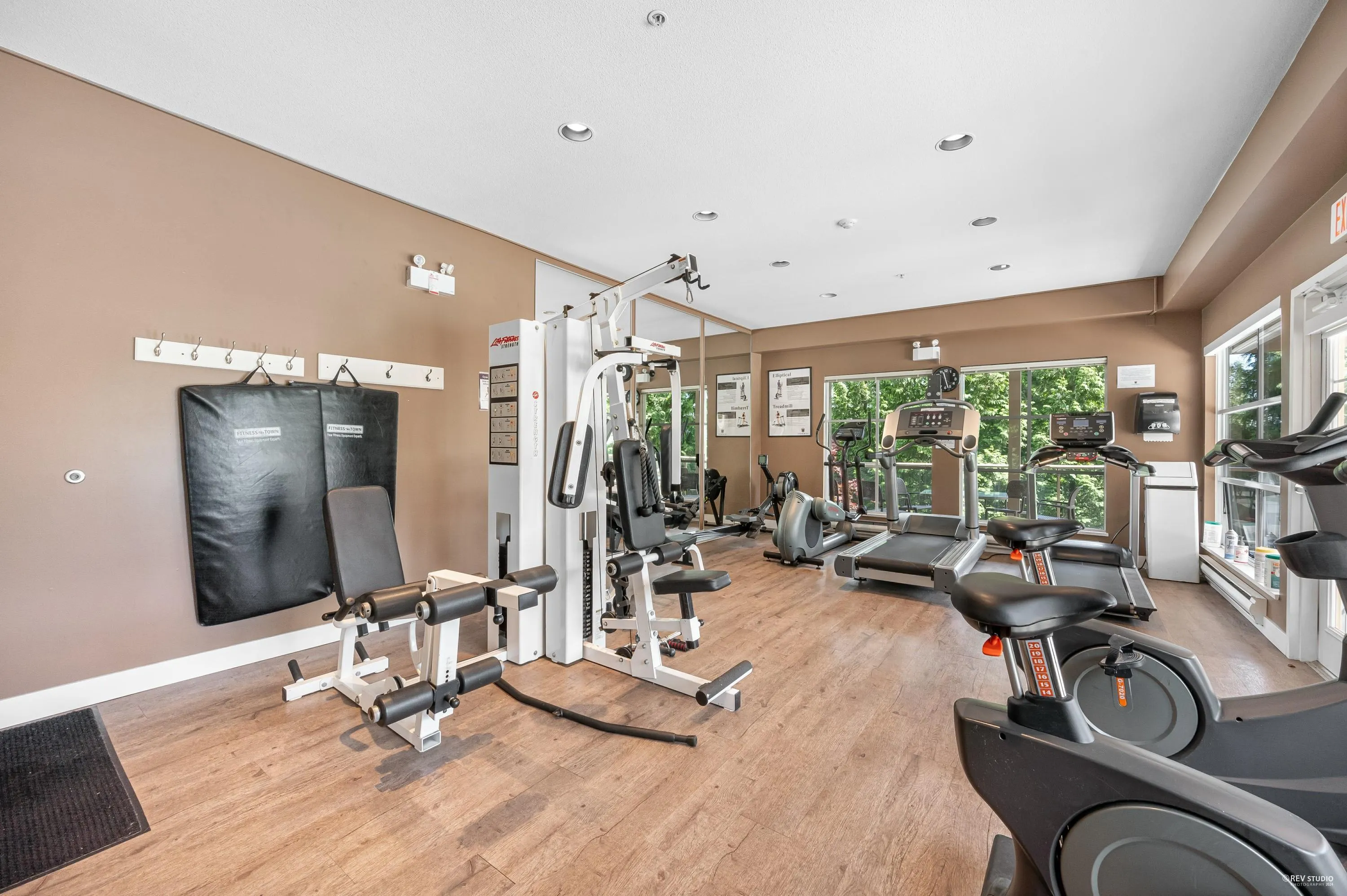 87 2979 Panorama Drive