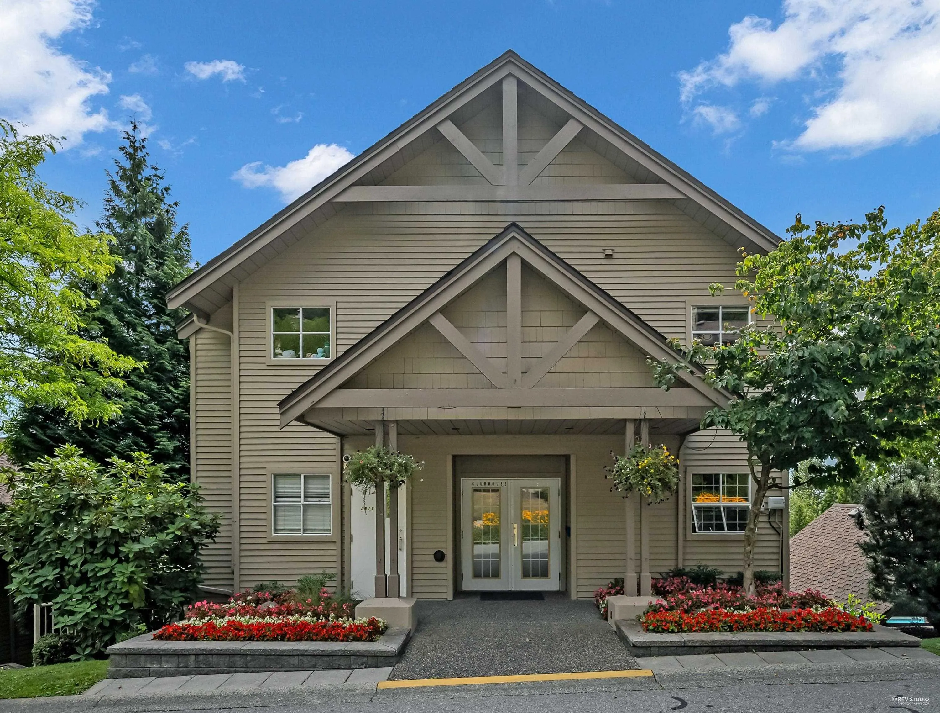 87 2979 Panorama Drive