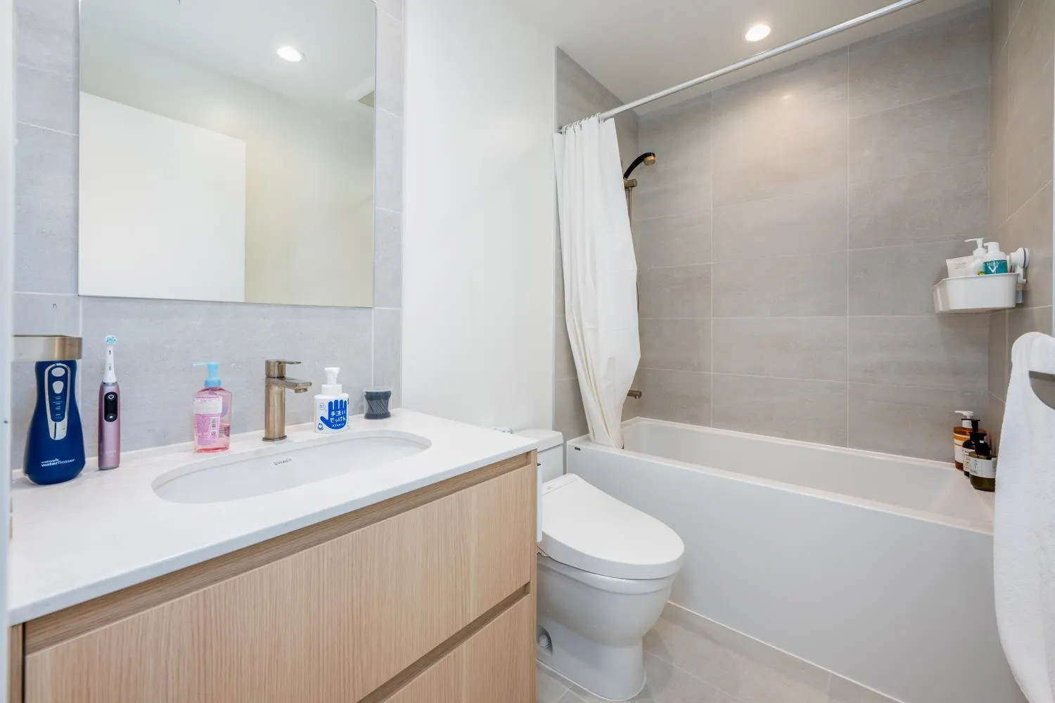 512 6833 Pearson Way