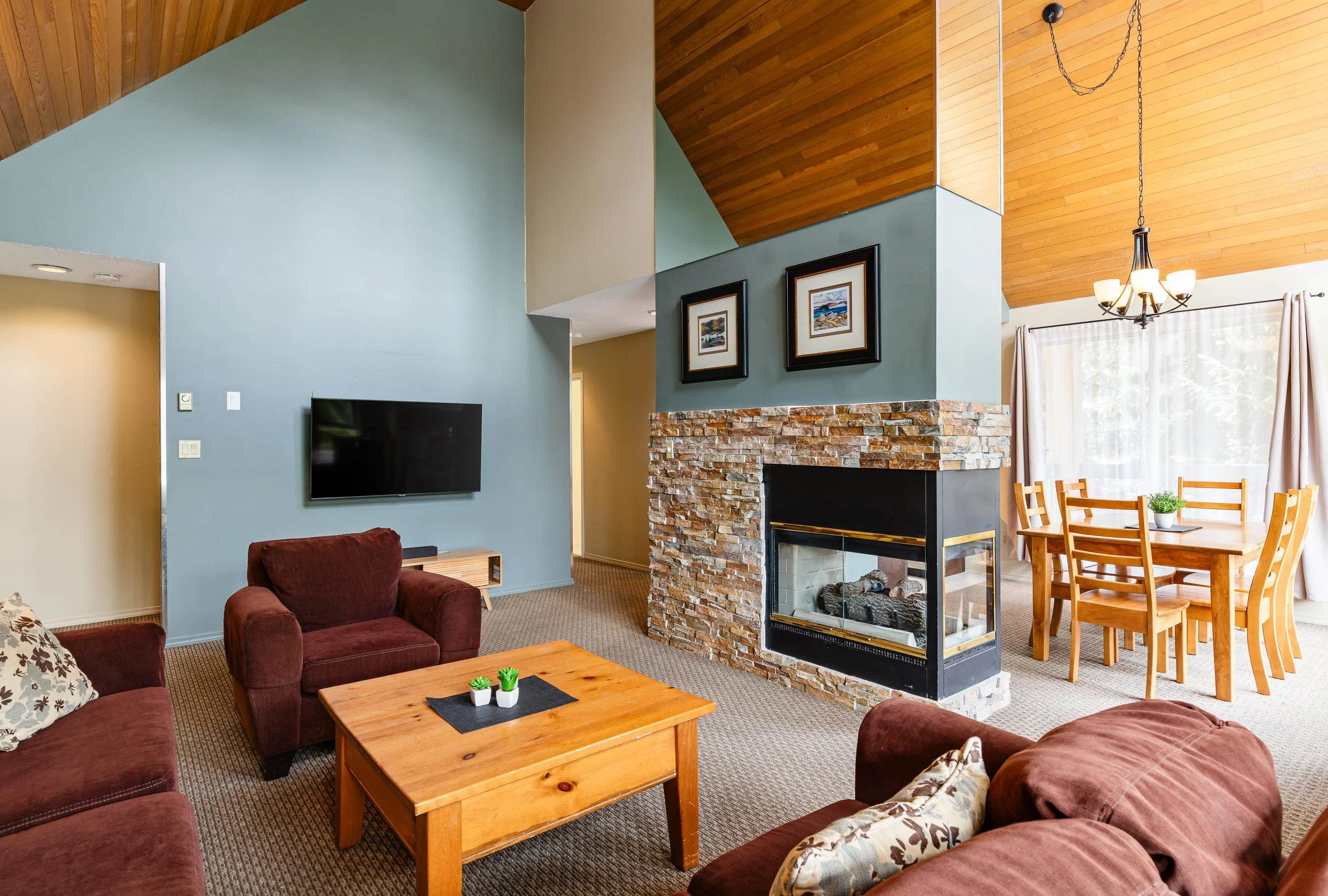 208 4865 Painted Cliff Road